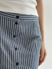 Short cotton striped skirt with buttons, blue/milk