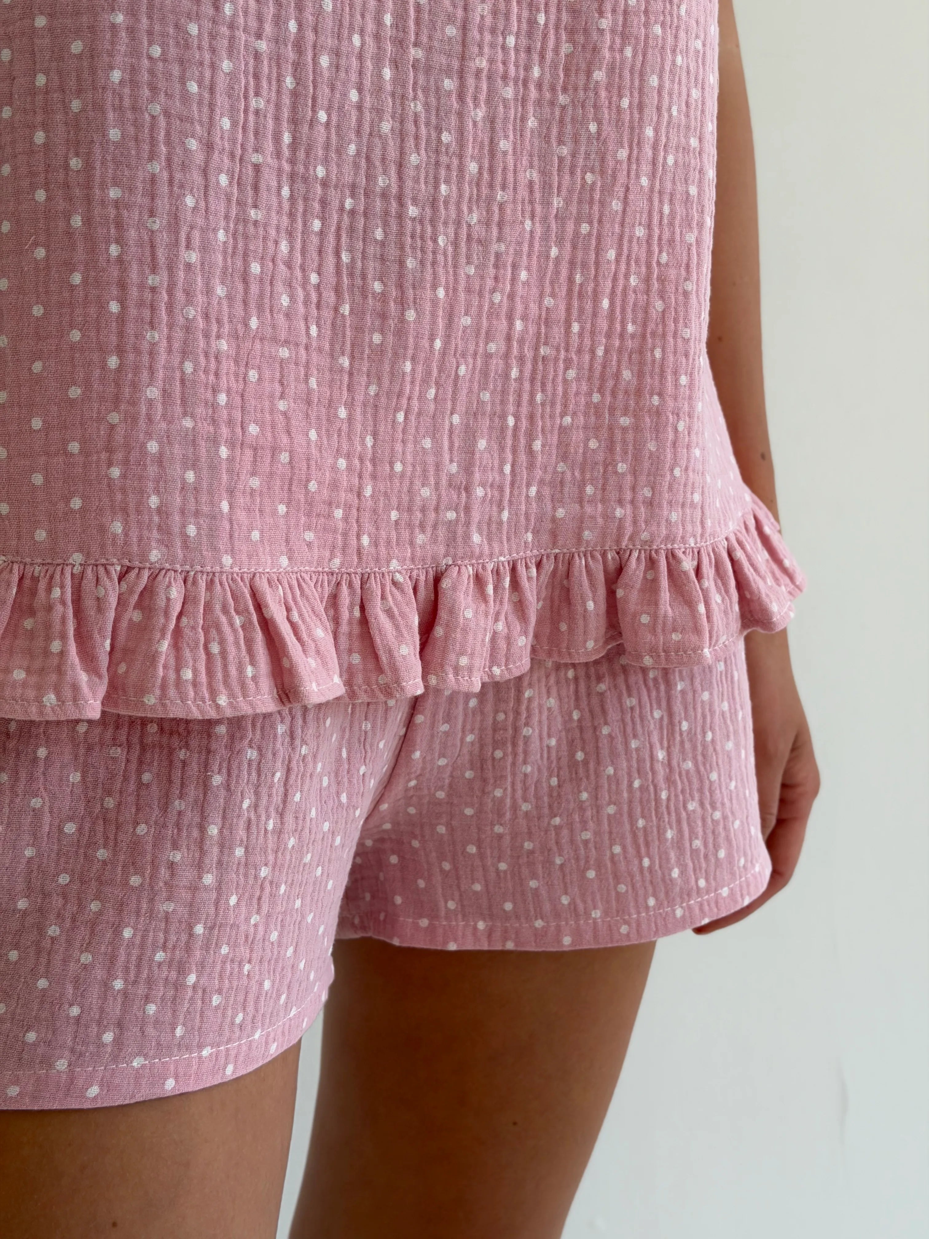 Muslin T-shirt and shorts suit, white on pink polka dots