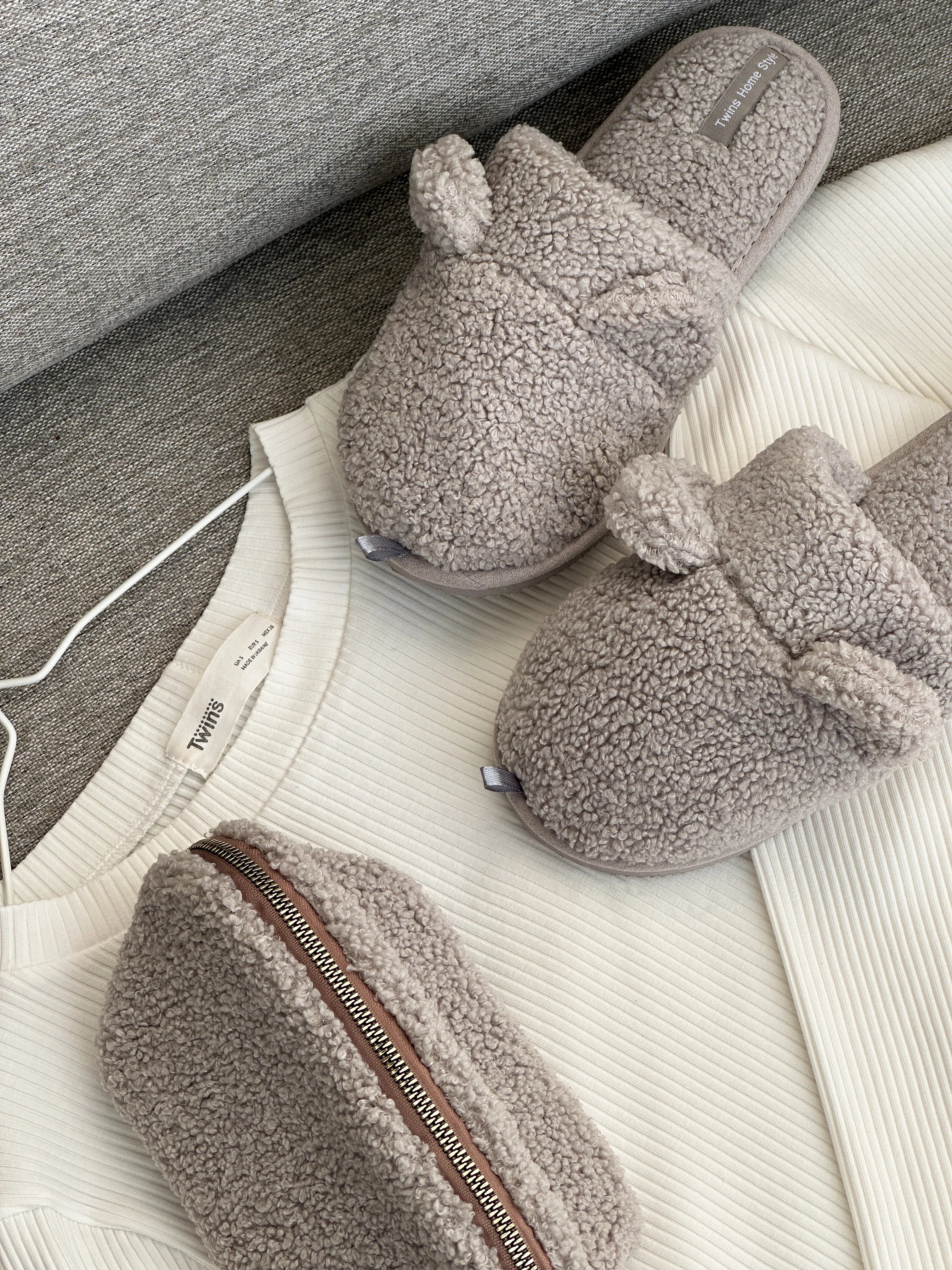 Gift set TEDDY grey (cosmetic bag, slippers)