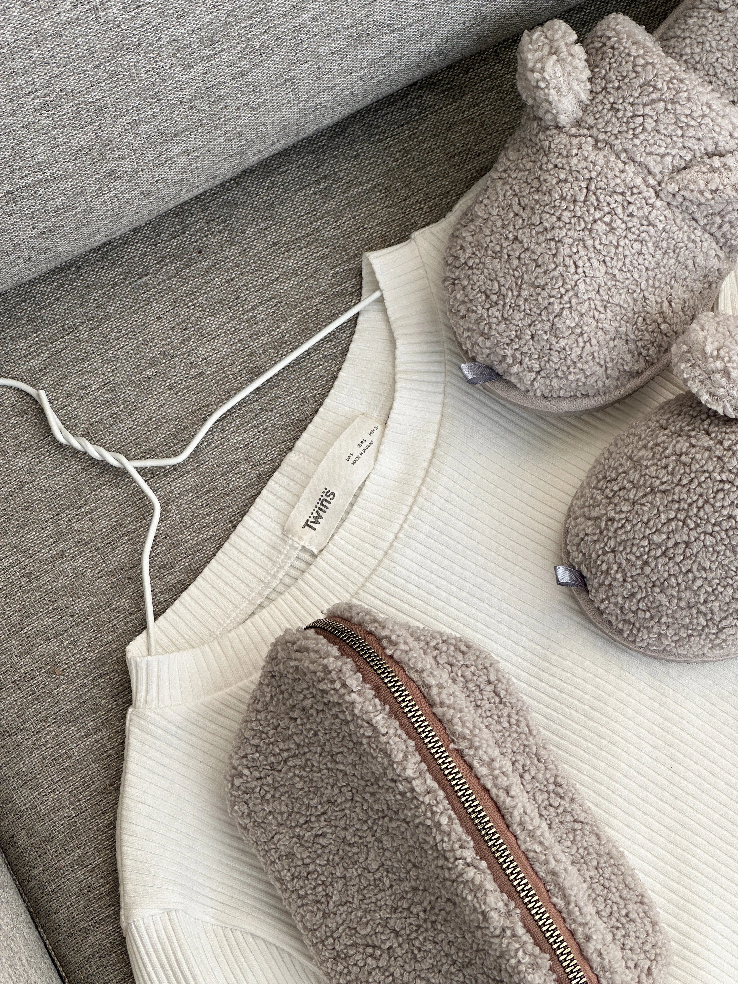 Gift set TEDDY grey (cosmetic bag, slippers)