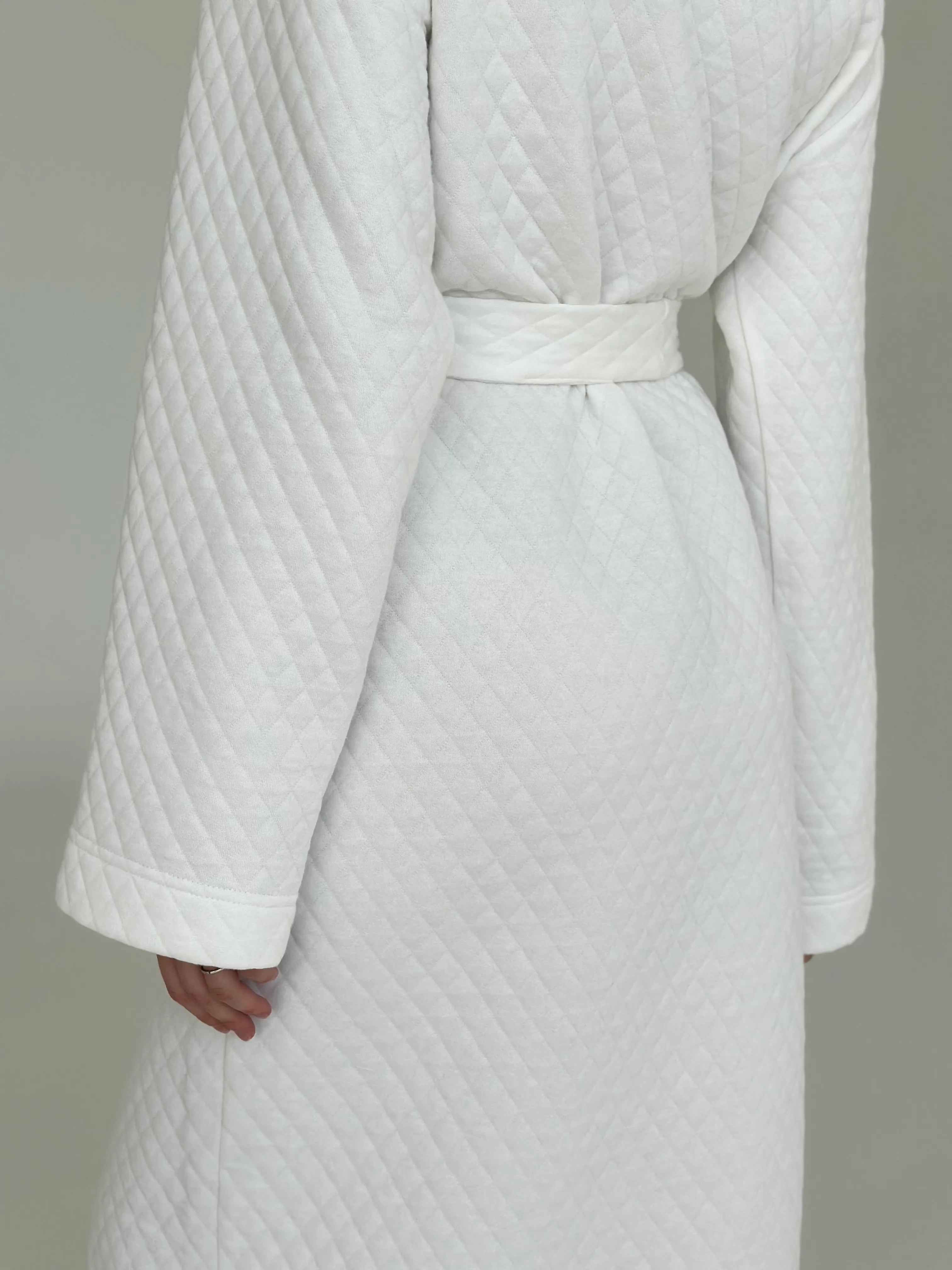 White quilted knitwear bathrobe