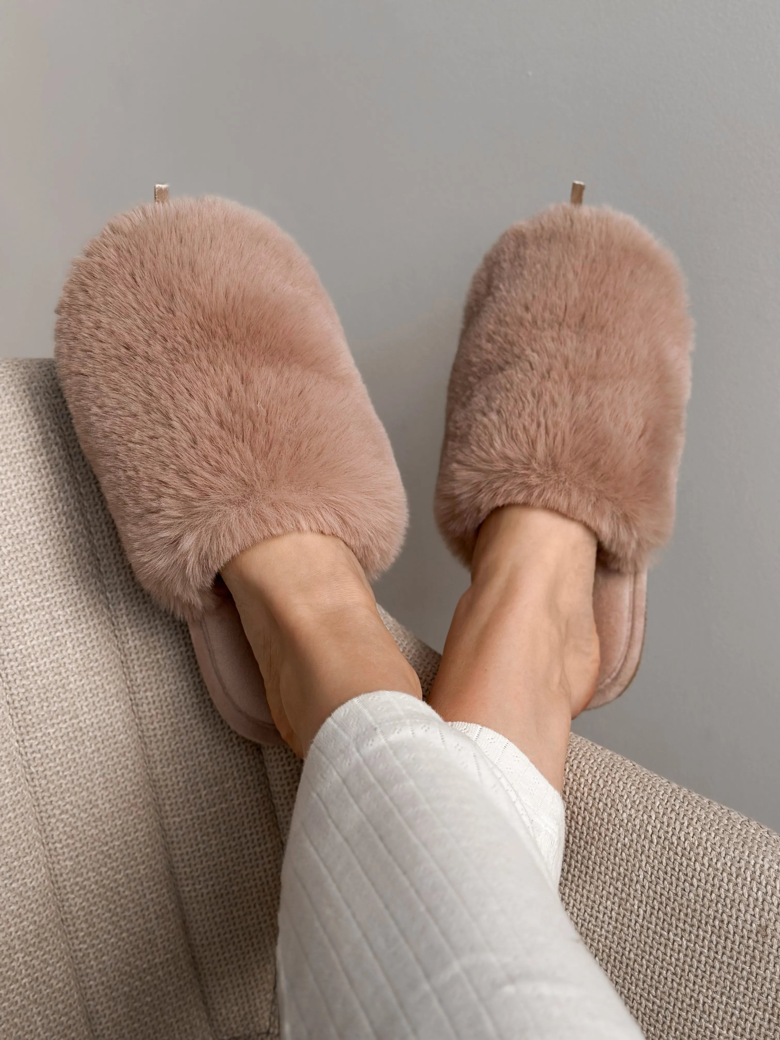 Women's slippers HS-LUX fur closed beige