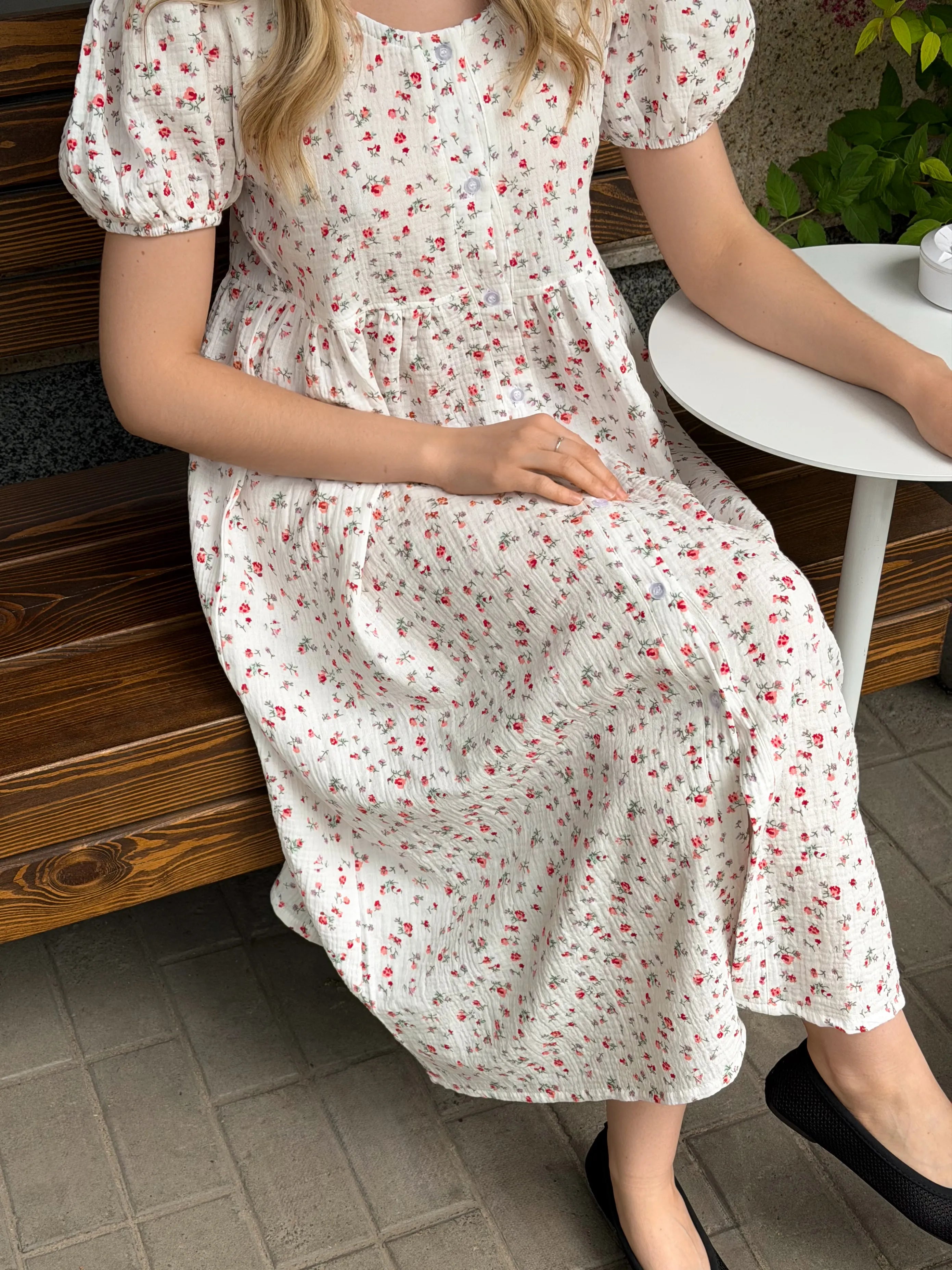Muslin button dress, small flower on milky