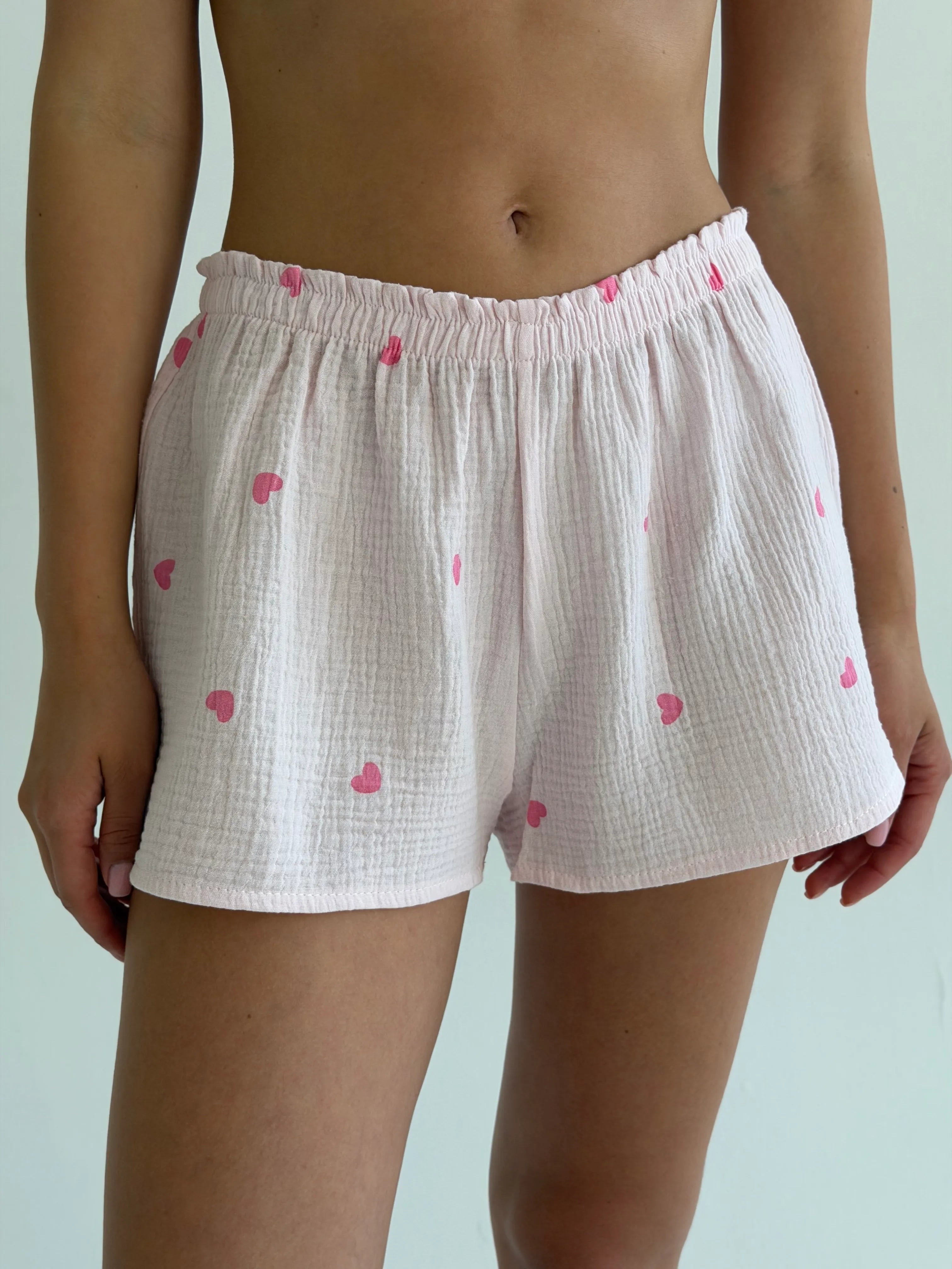Muslin T-shirt and shorts heart suit on pink