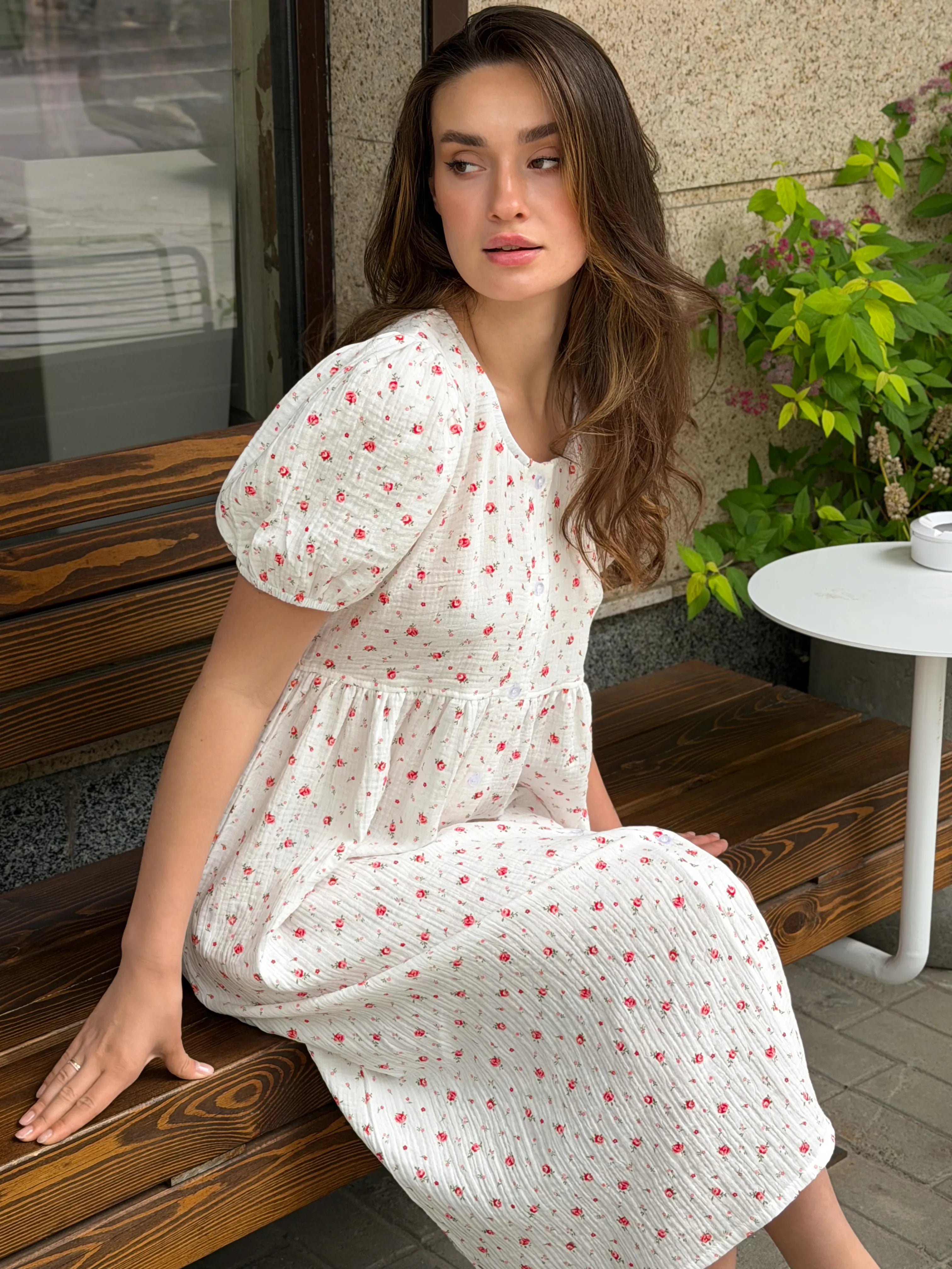 Buttoned dress muslin rose red small on milky