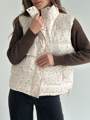 Quilted puffy vest in milky pink flower