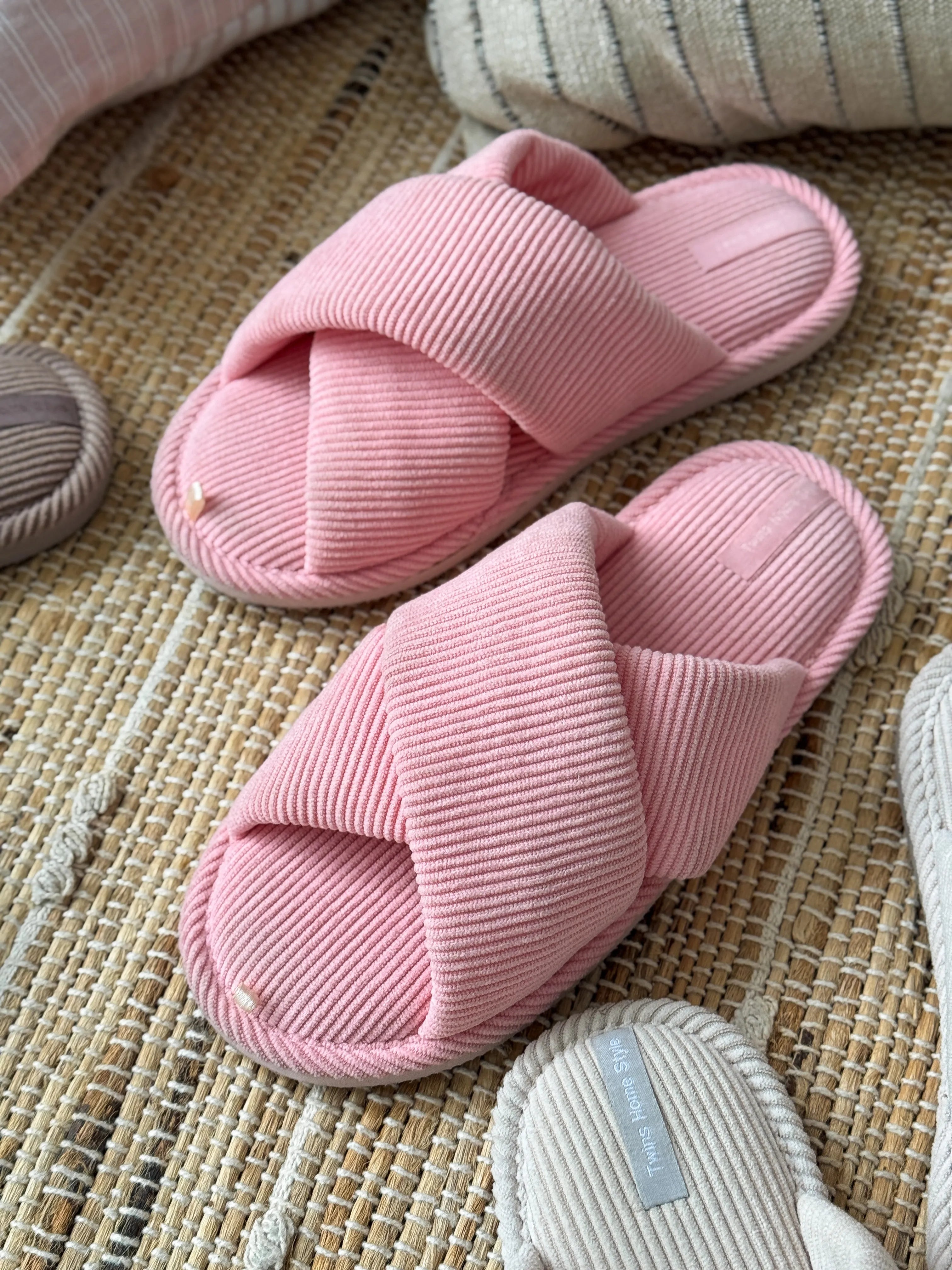 Women's slippers HS-VL velvet pink