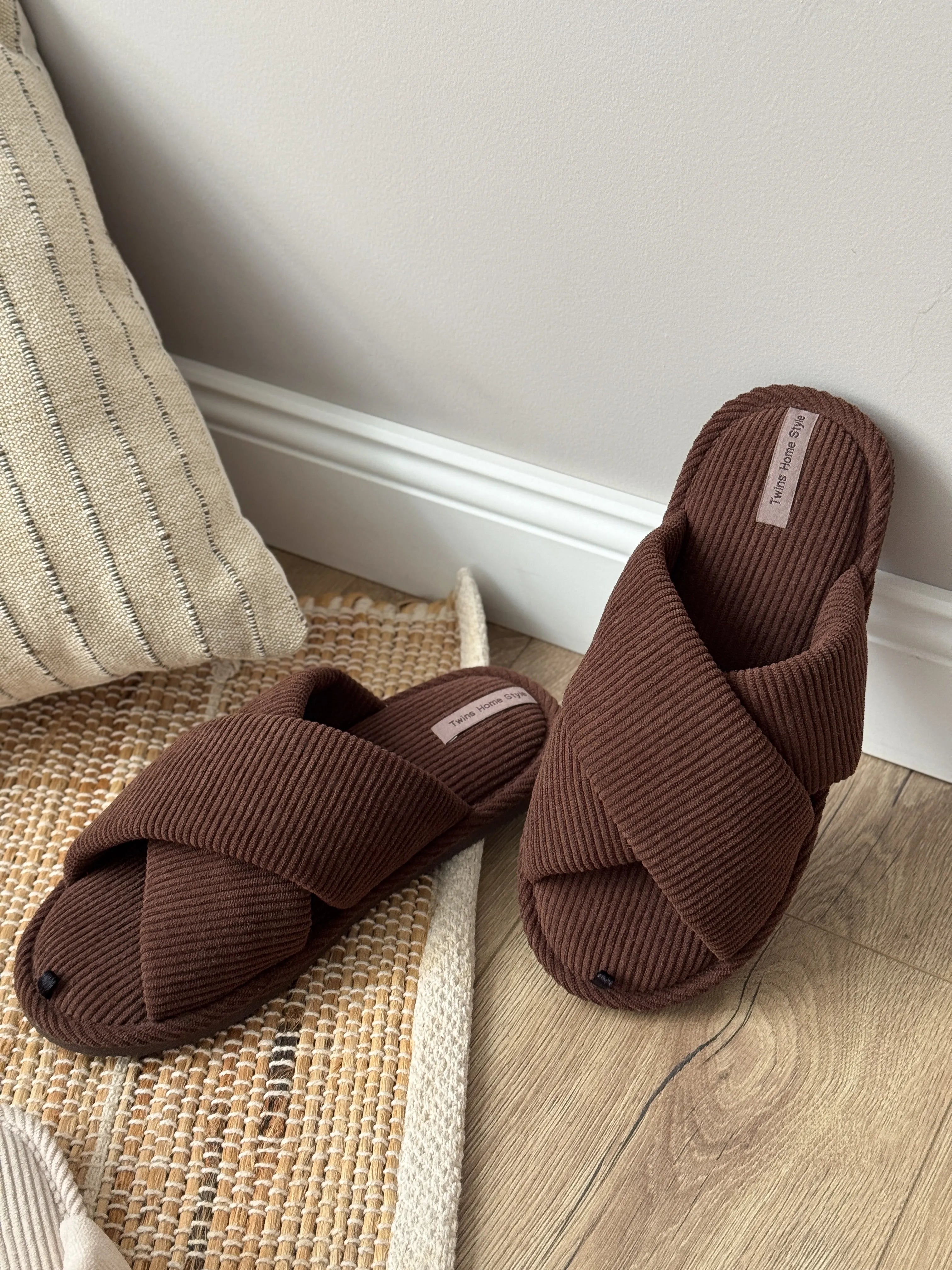 Women's slippers HS-VL velvet chocolate