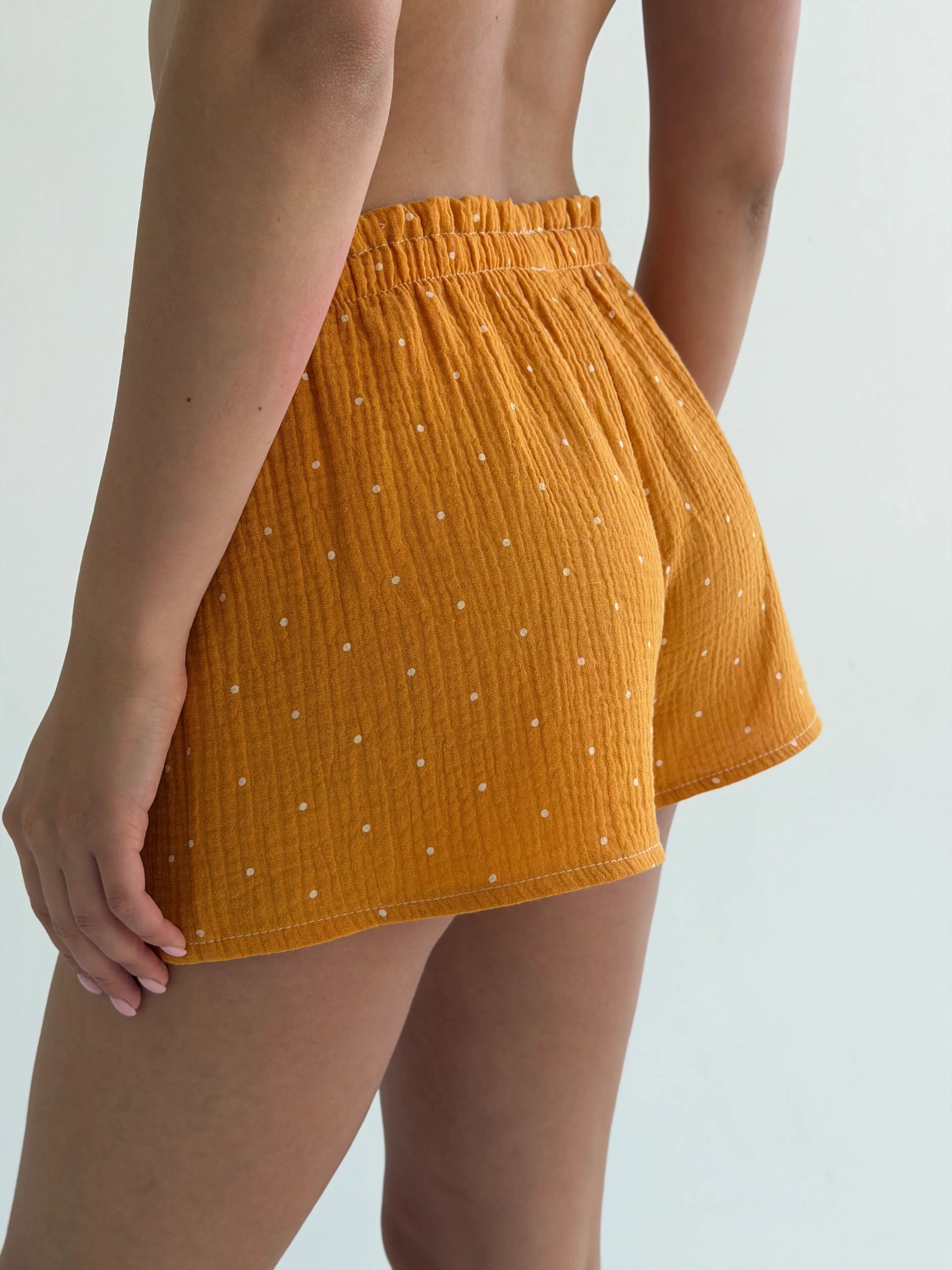 Muslin T-shirt and shorts suit, white and mustard polka dots