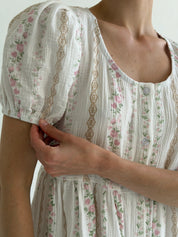 Buttoned dress muslin rose flower pink with beige pattern