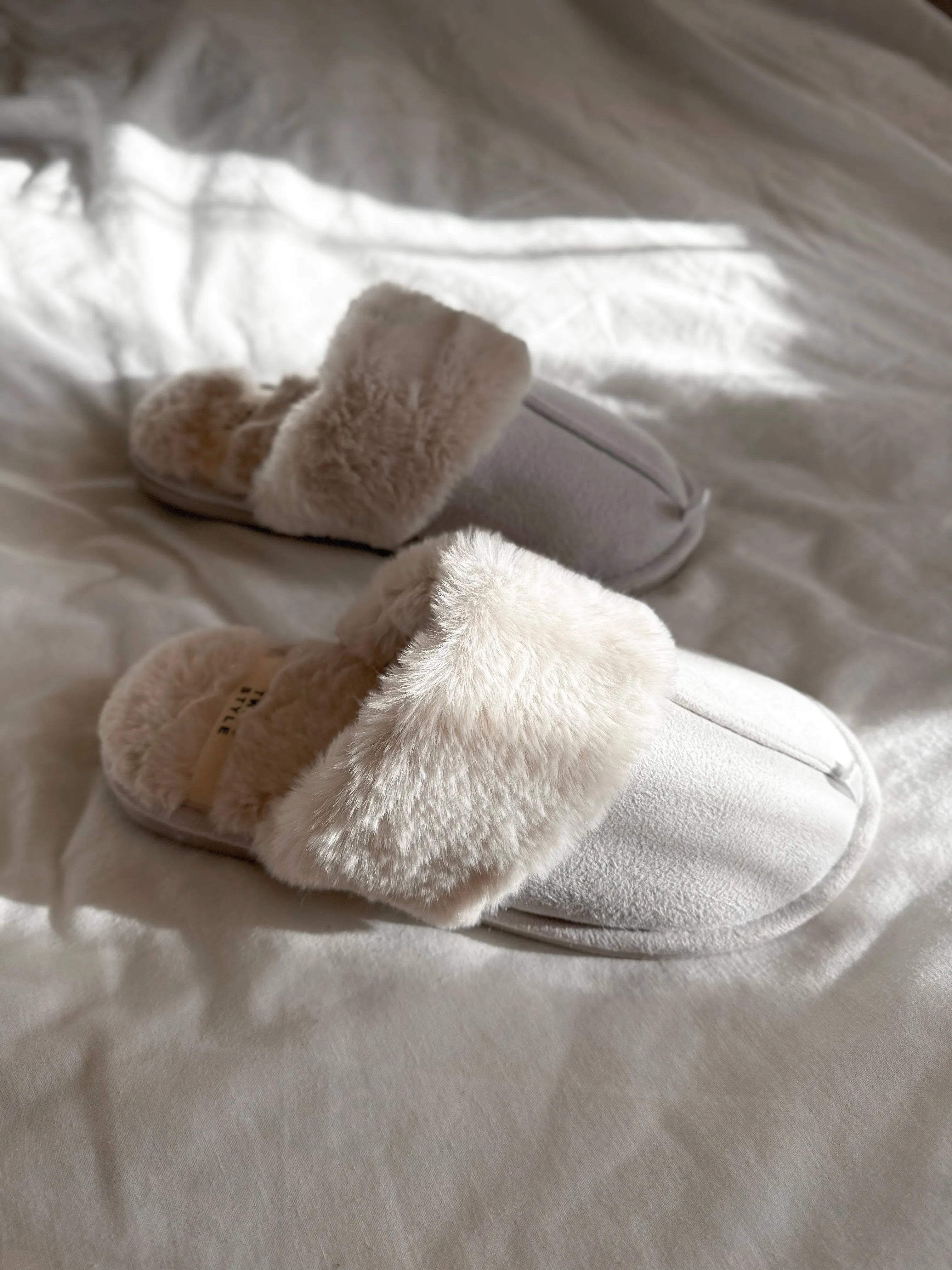 Women's slippers HS-LUX suede light gray