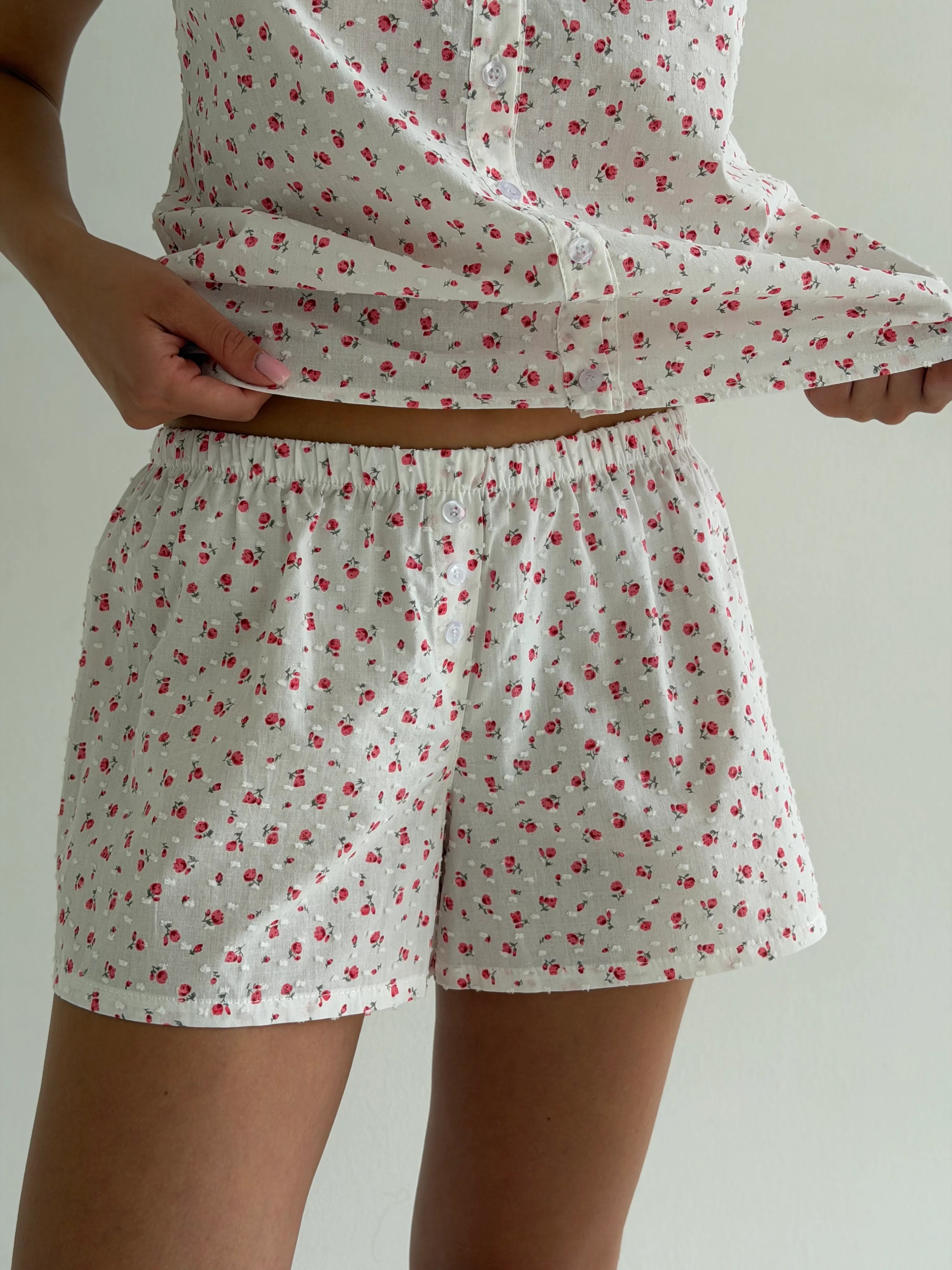 Batiste suit, T-shirt and shorts, rose