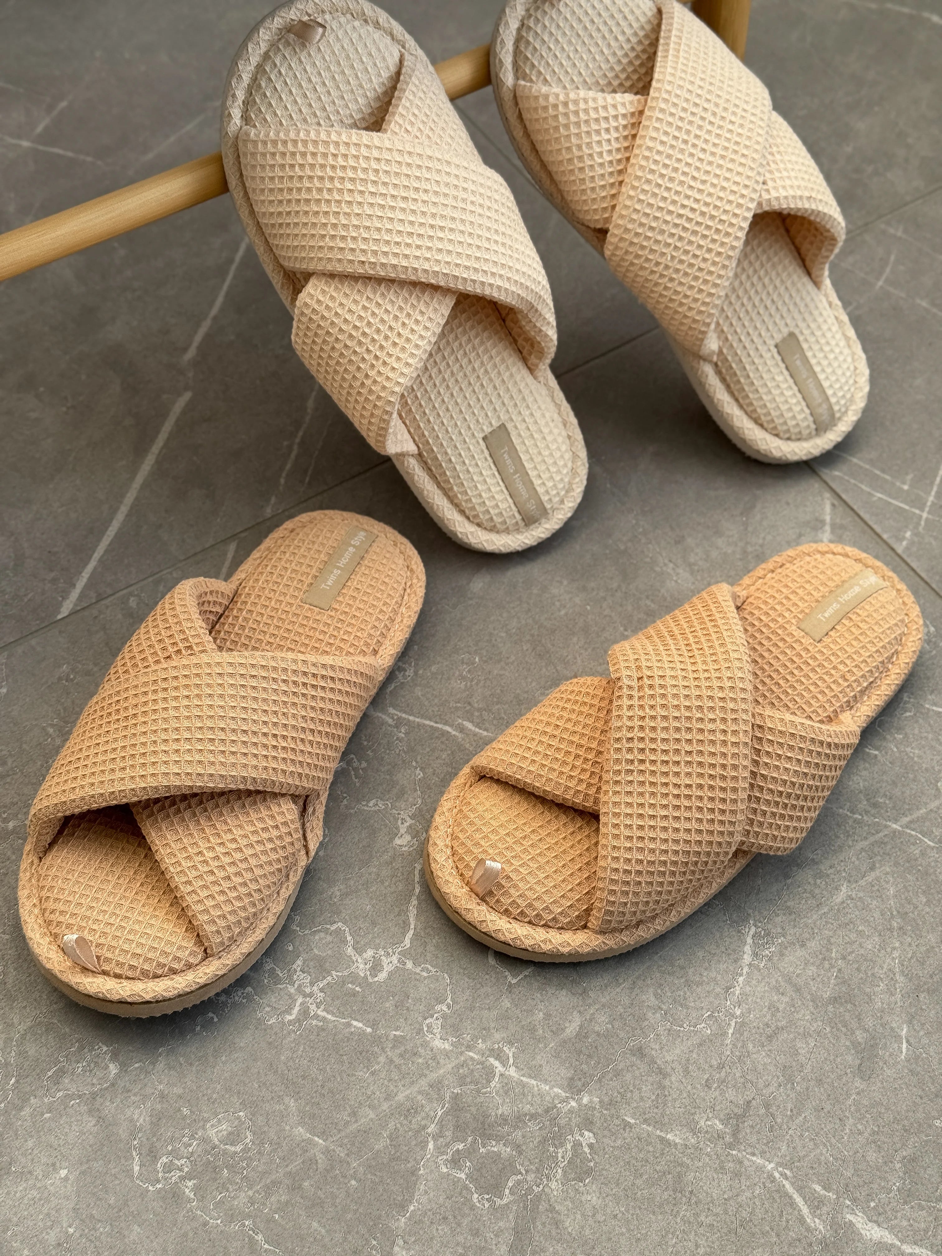 Women's slippers HS-VL waffle milk