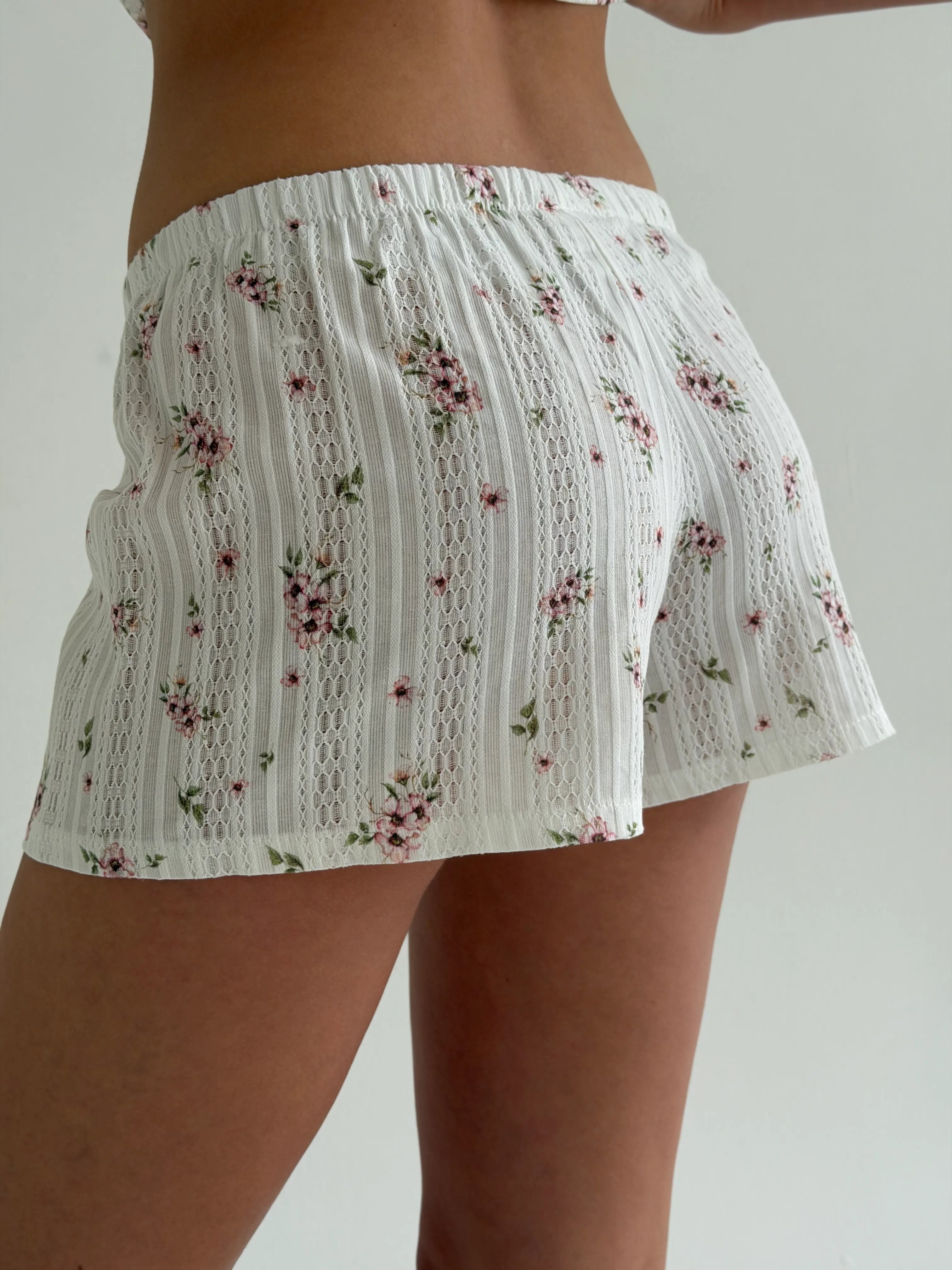 Batiste T-shirt and shorts suit with floral weave