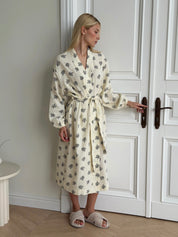 LONG MUSLIN ROBE BLACK SPRUGS ON MILKY