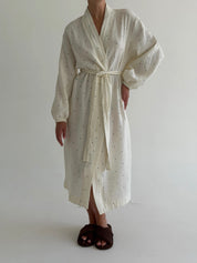 LONG MUSLIN ROBE WITH LARGE BLACK PEAS ON MILK