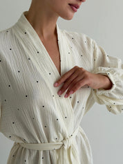 LONG MUSLIN ROBE WITH LARGE BLACK PEAS ON MILK