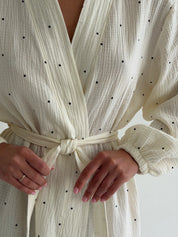 LONG MUSLIN ROBE WITH LARGE BLACK PEAS ON MILK