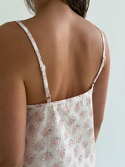Suit batiste t-shirt and shorts bouquet on ivory