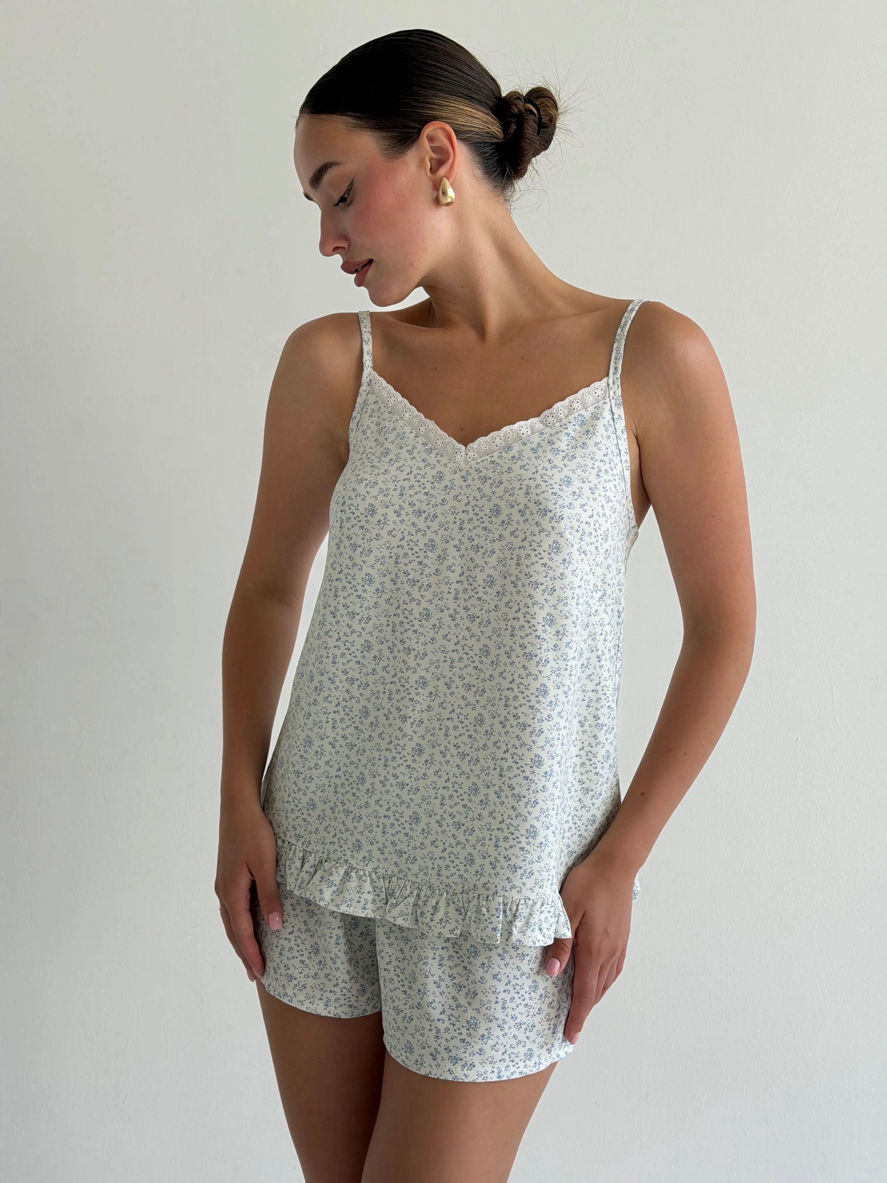 STAPLE T-SHIRT AND SHORTS SUIT BLUE FLOWERS ON MILKY