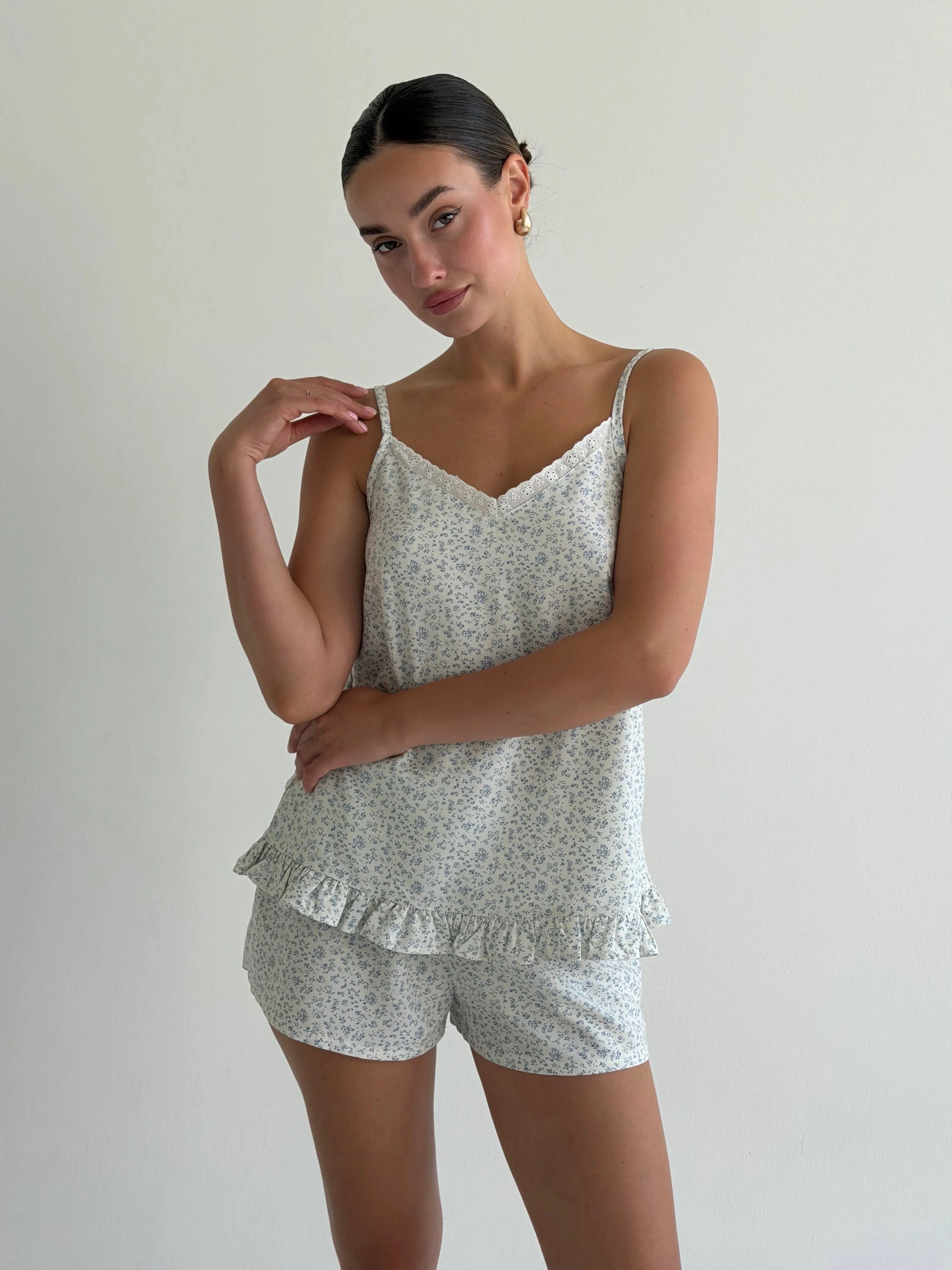 STAPLE T-SHIRT AND SHORTS SUIT BLUE FLOWERS ON MILKY