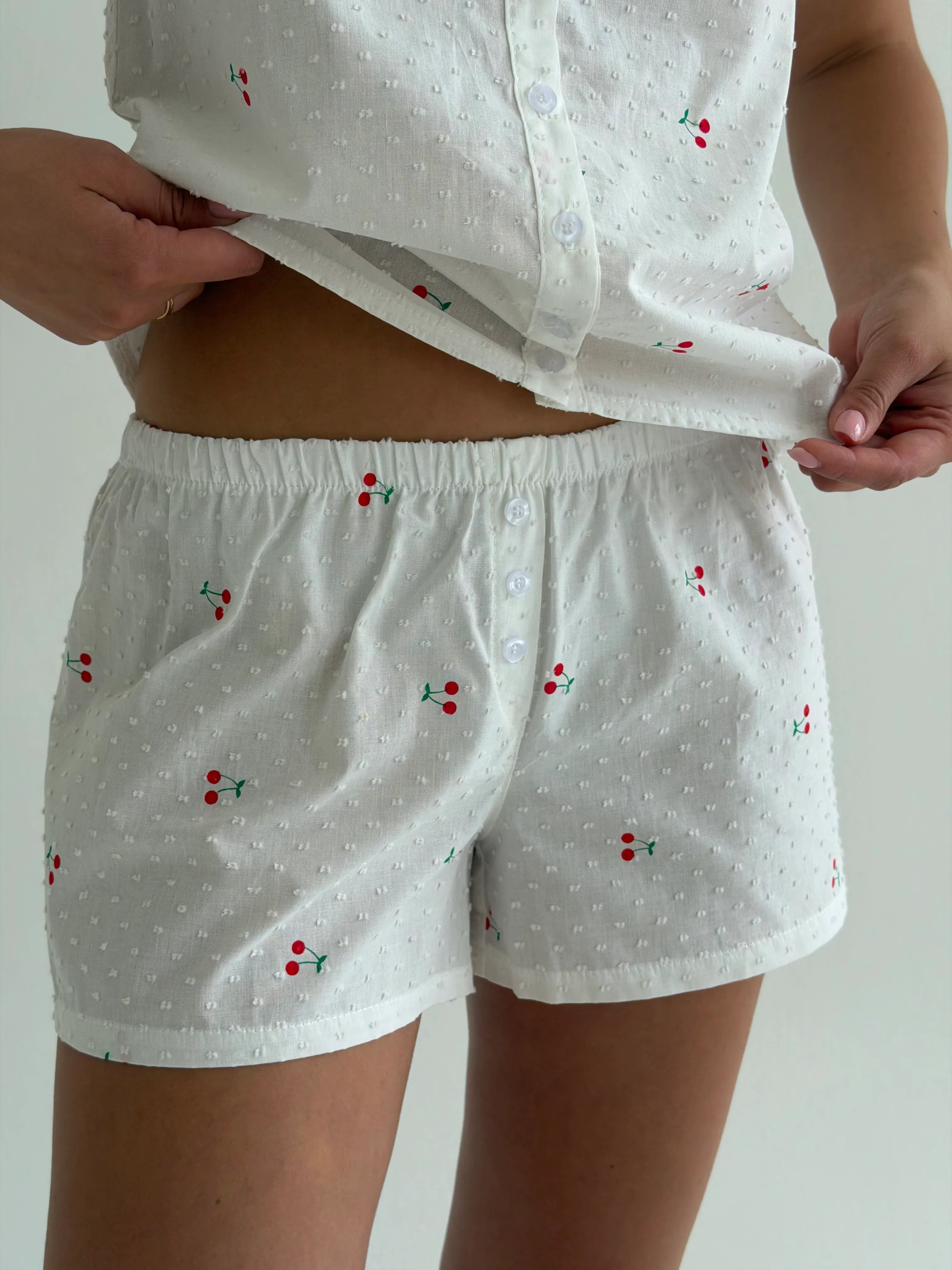 Suit batiste shirt and shorts cherries on milk