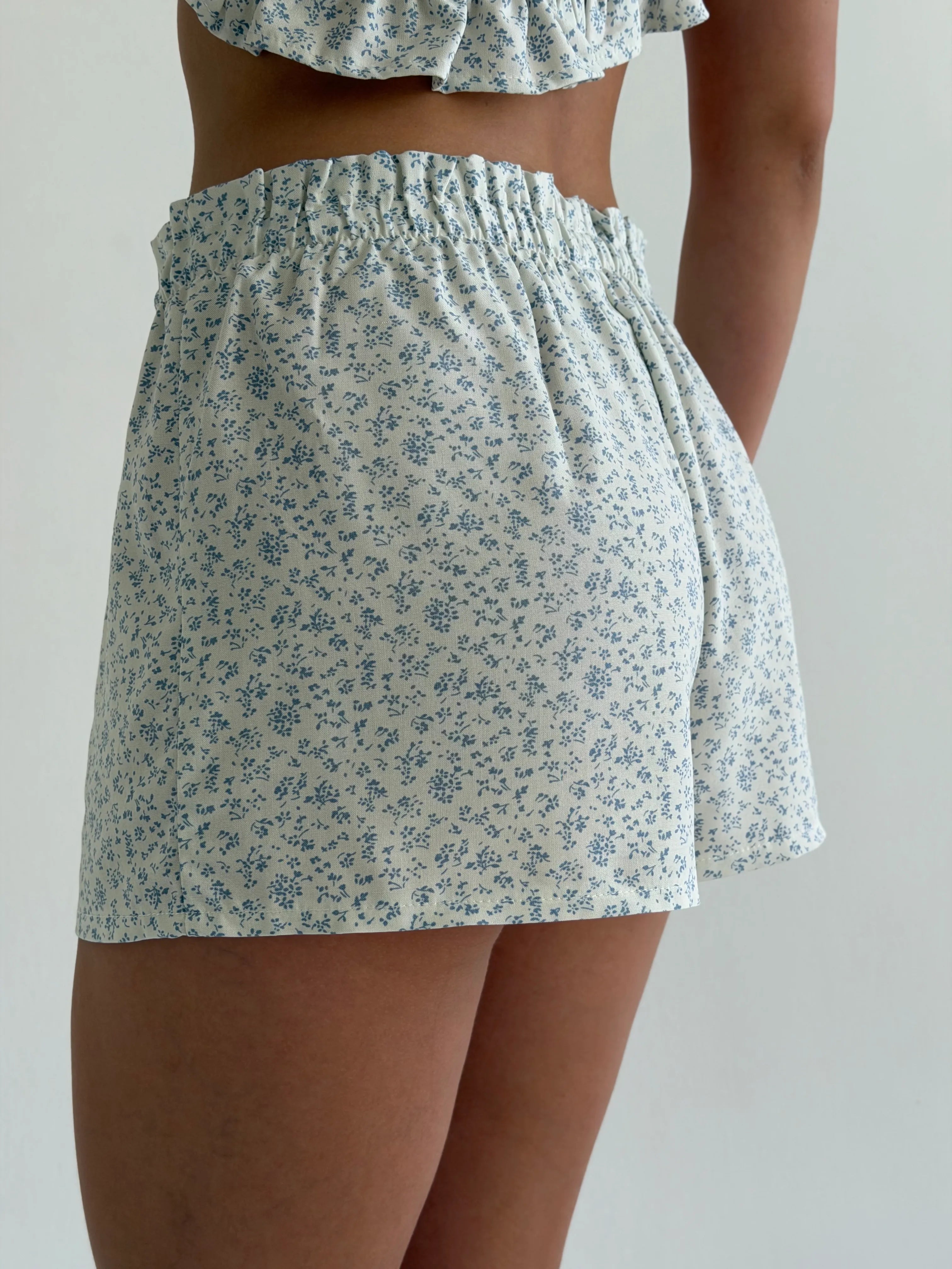 STAPLE T-SHIRT AND SHORTS SUIT BLUE FLOWERS ON MILKY