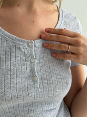 Ribbed T-shirt with buttons, gray