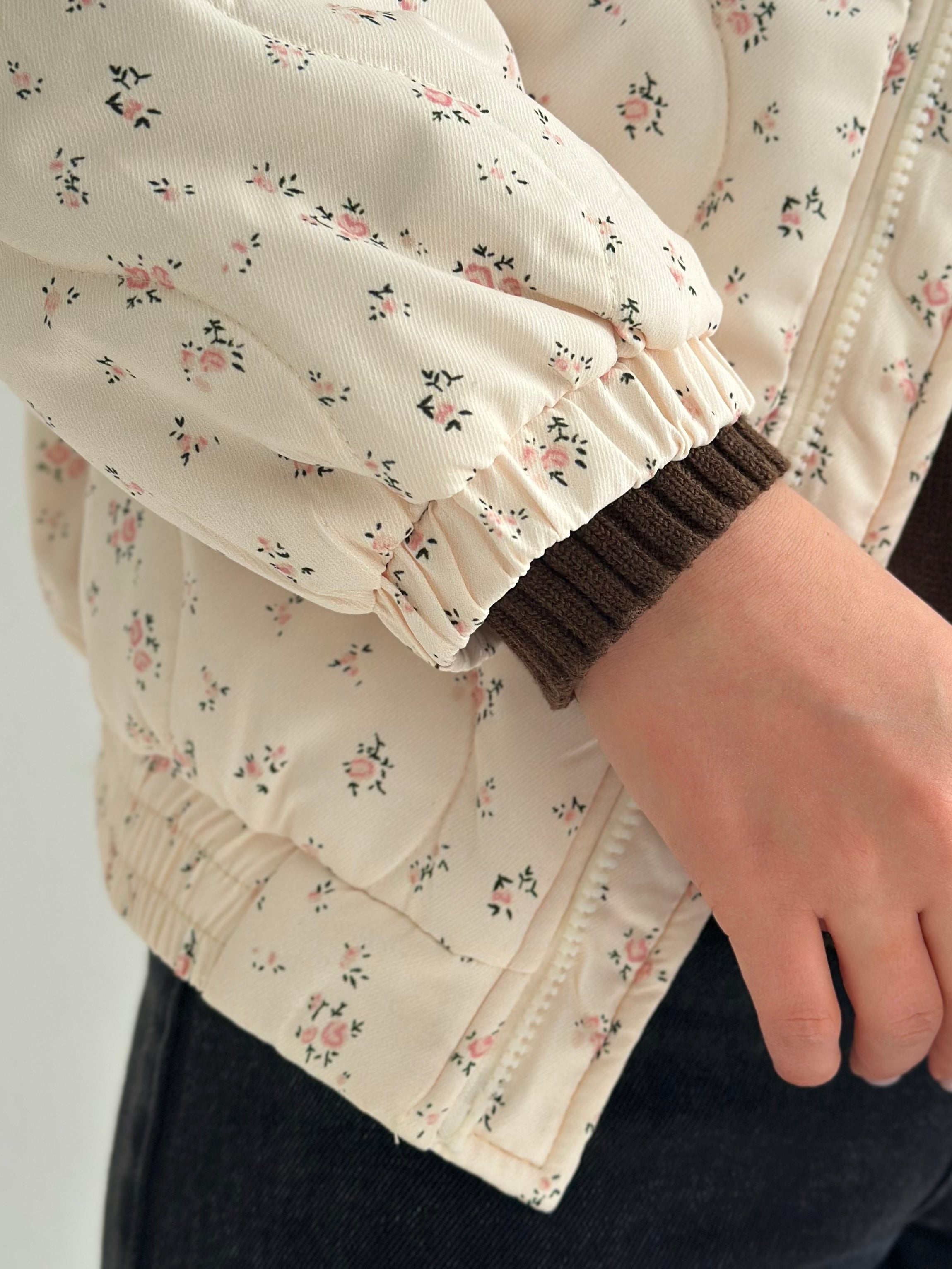 Quilted demi-season jacket, milky white with pink flower