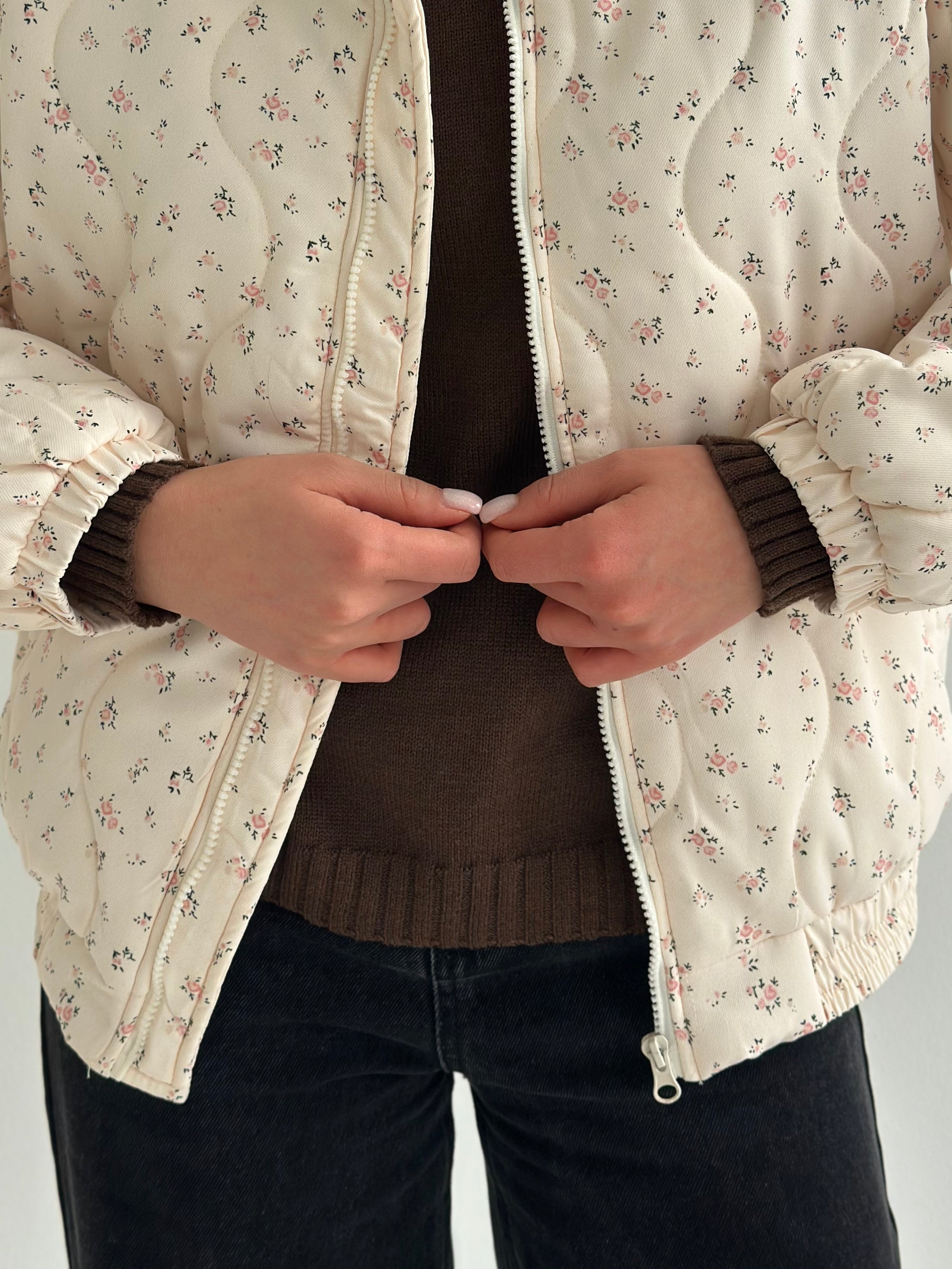 Quilted demi-season jacket, milky white with pink flower