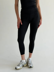 Black yoga leggings
