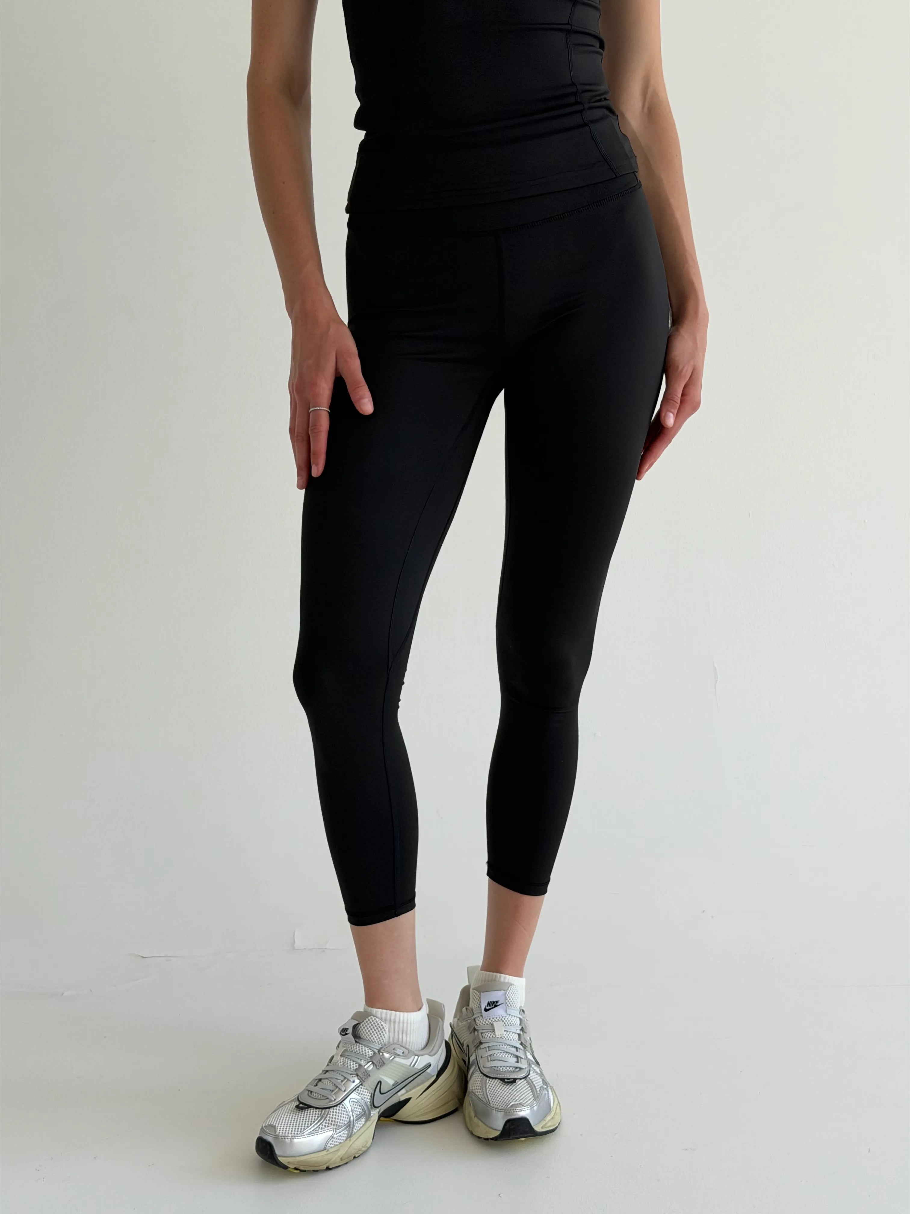 Black yoga leggings