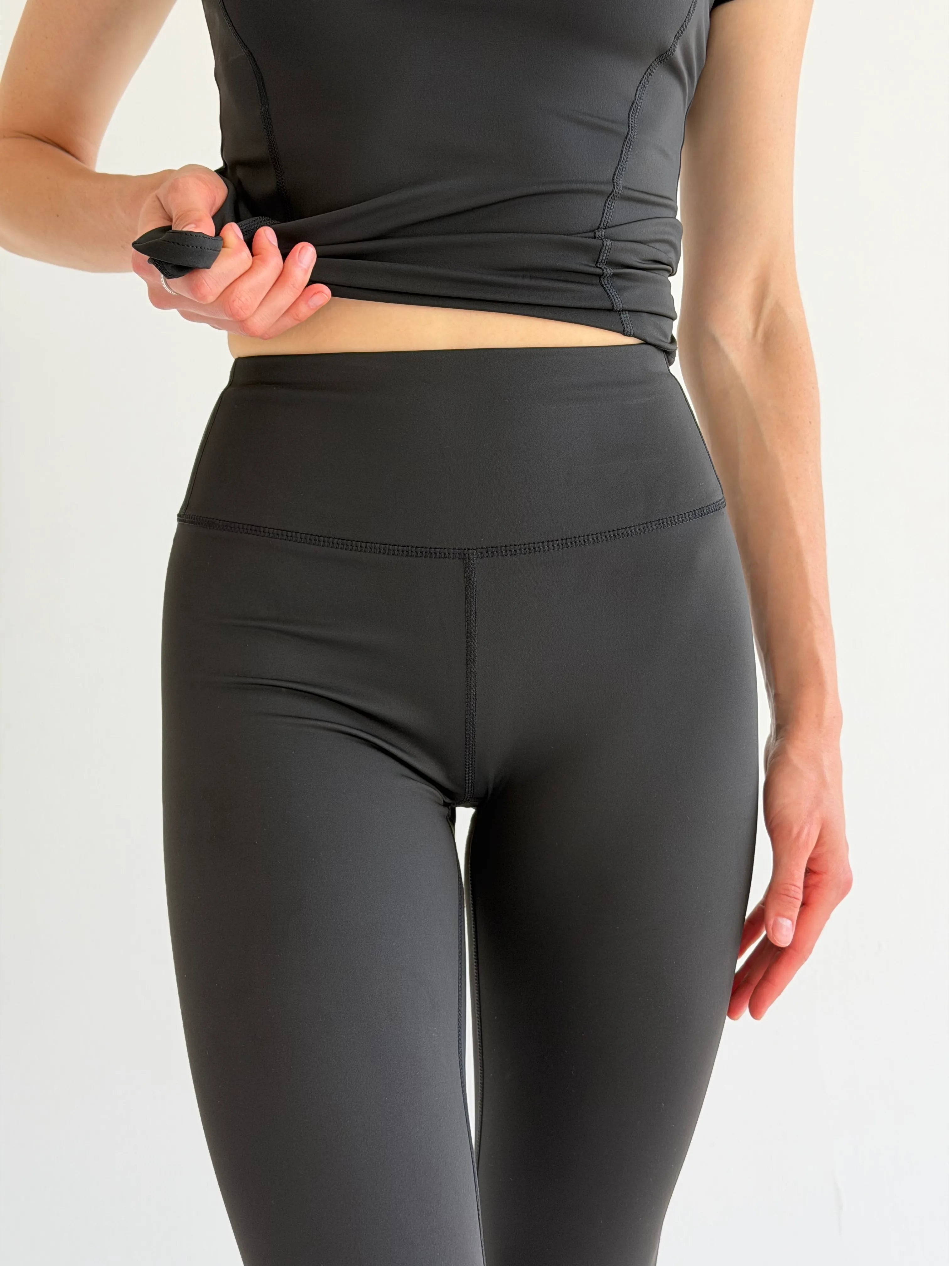 Black yoga leggings