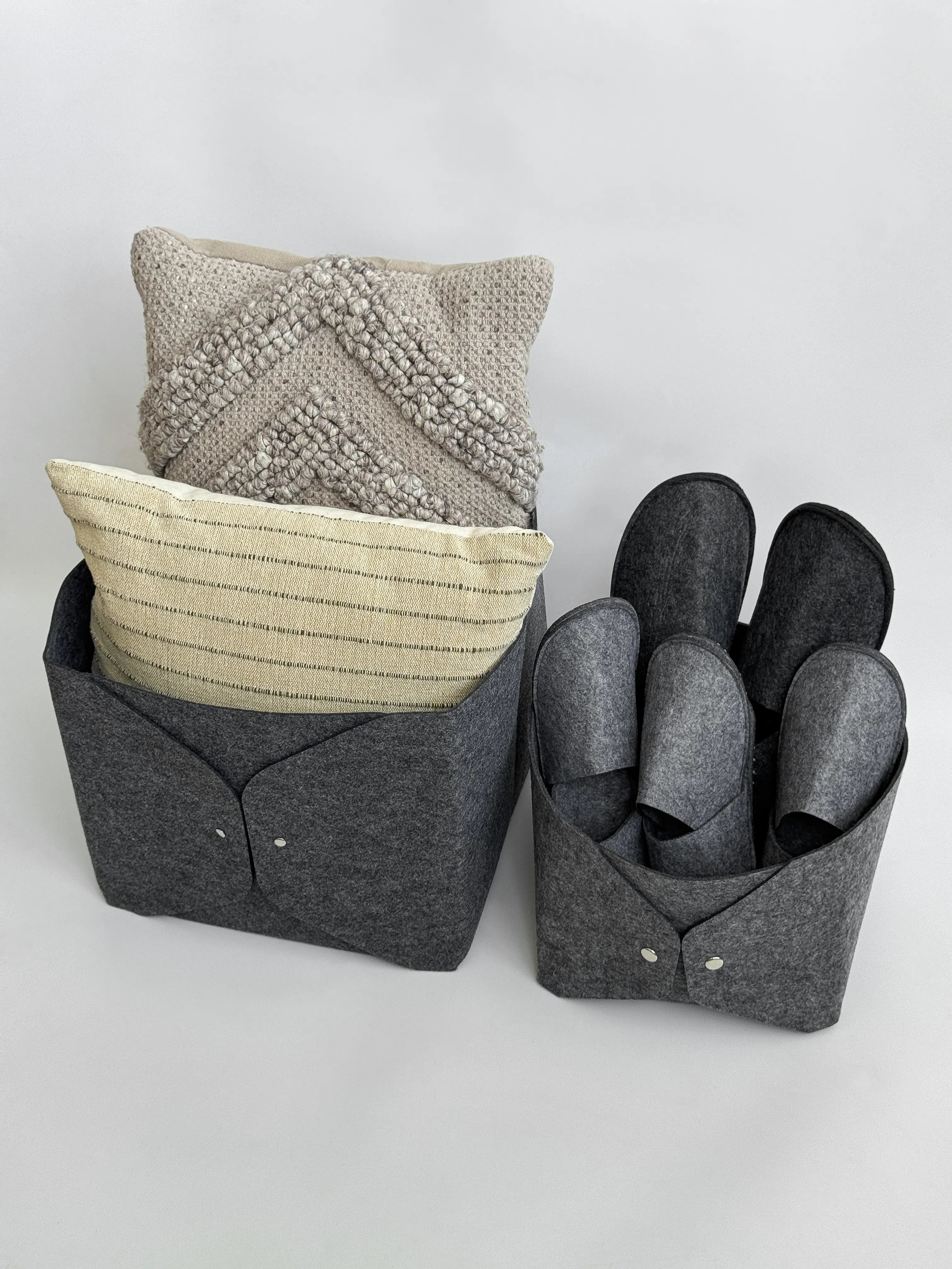 Set of guest slippers and basket