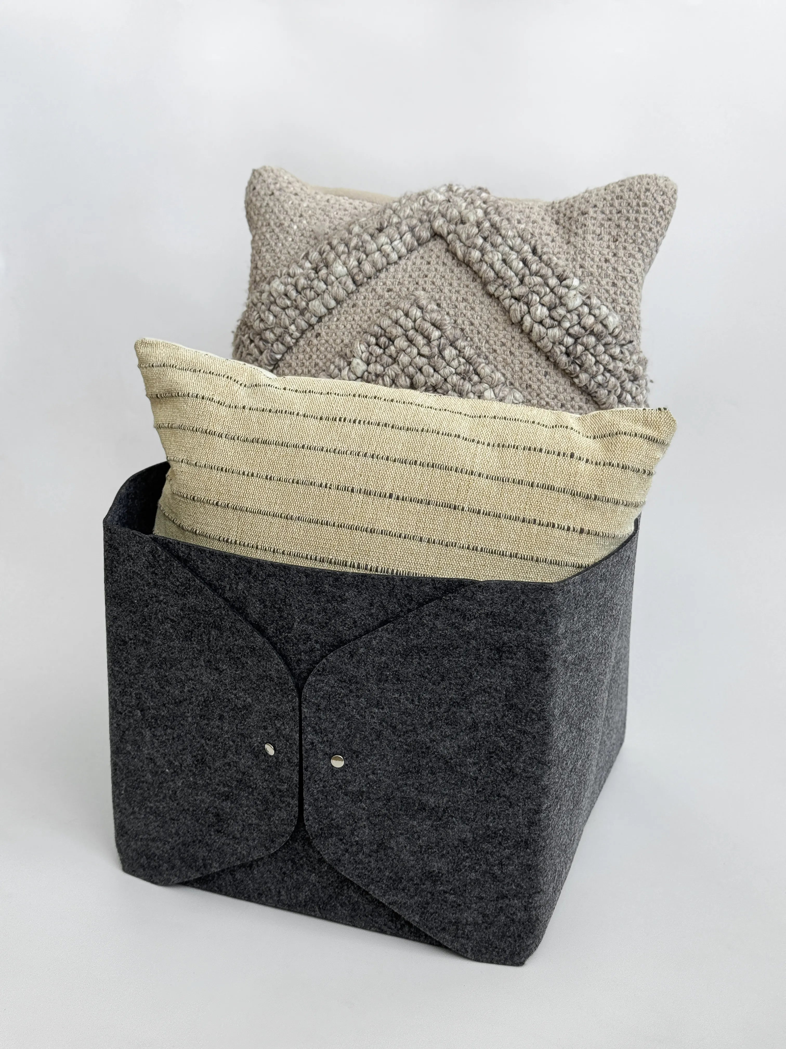 Set of guest slippers and basket