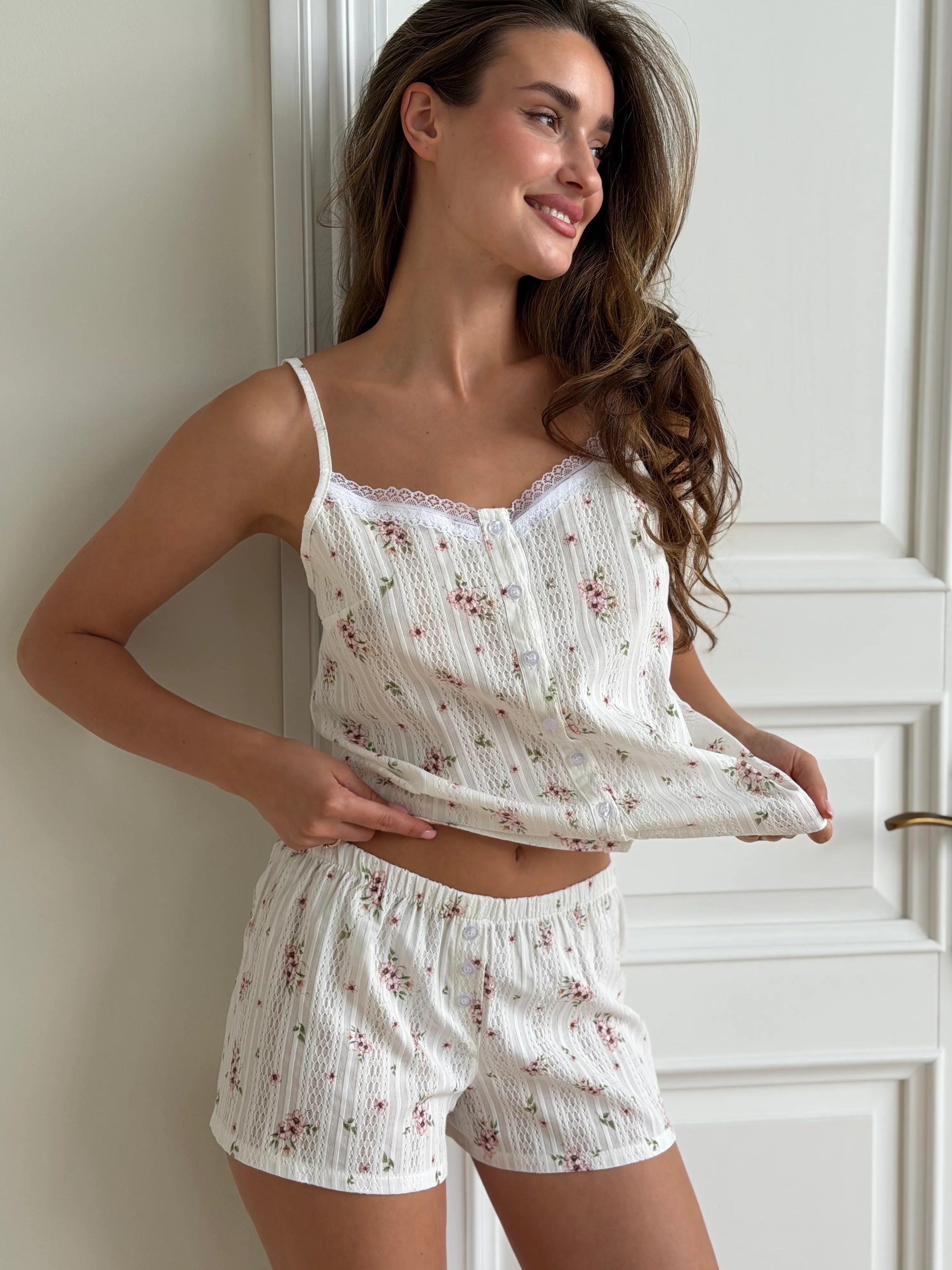 Batiste T-shirt and shorts suit with floral weave