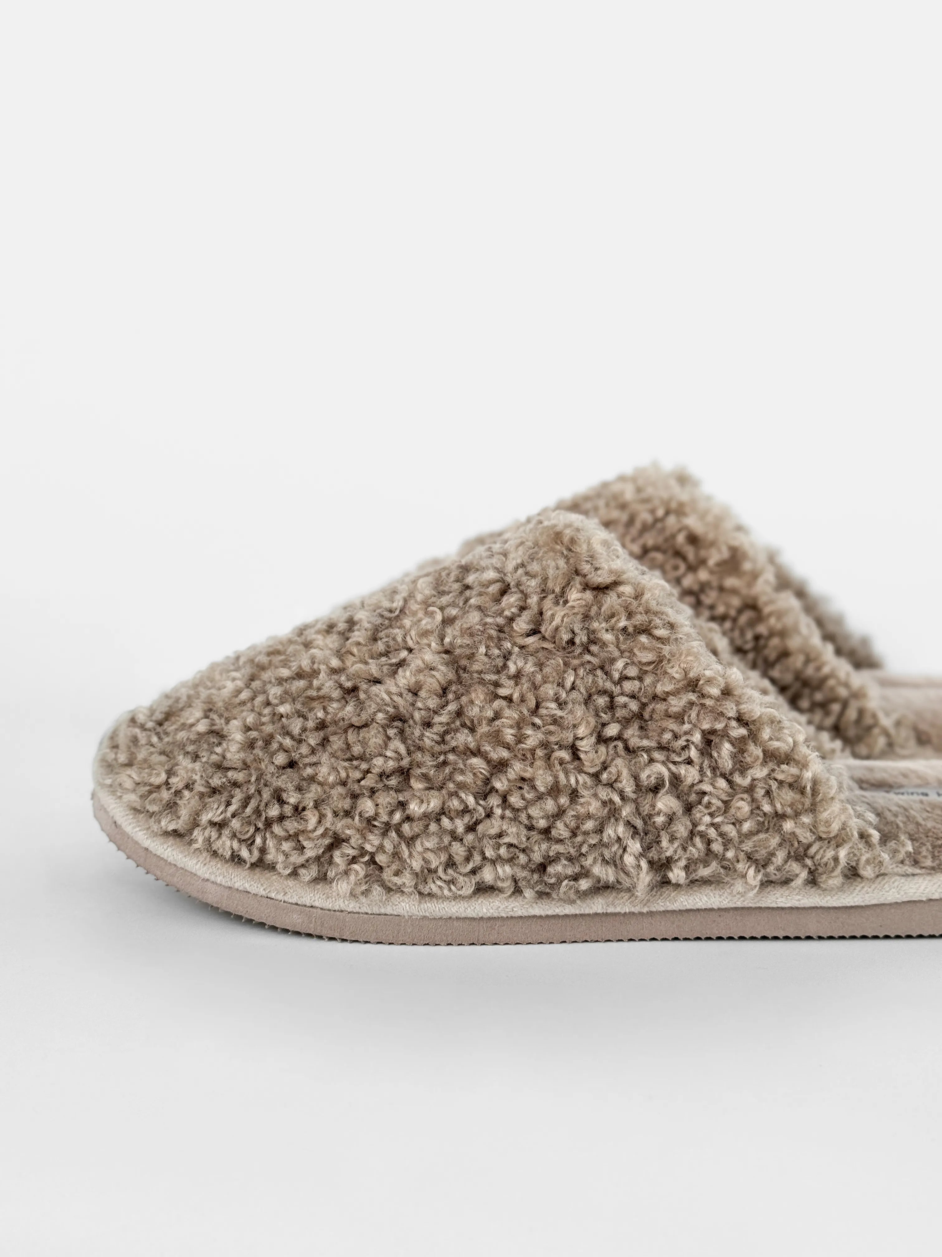 Women's slippers HS-OZ fur curly gray