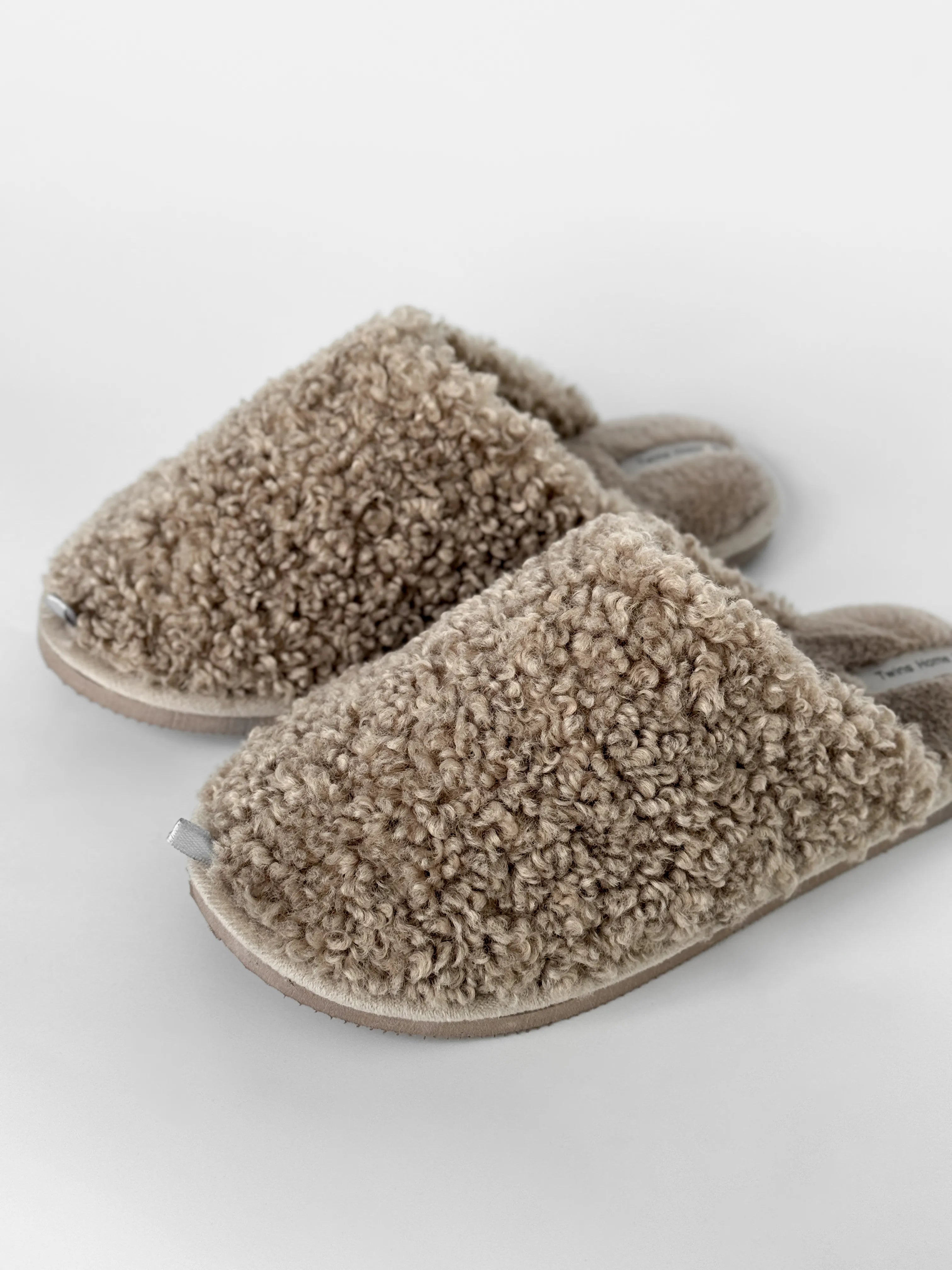 Women's slippers HS-OZ fur curly gray