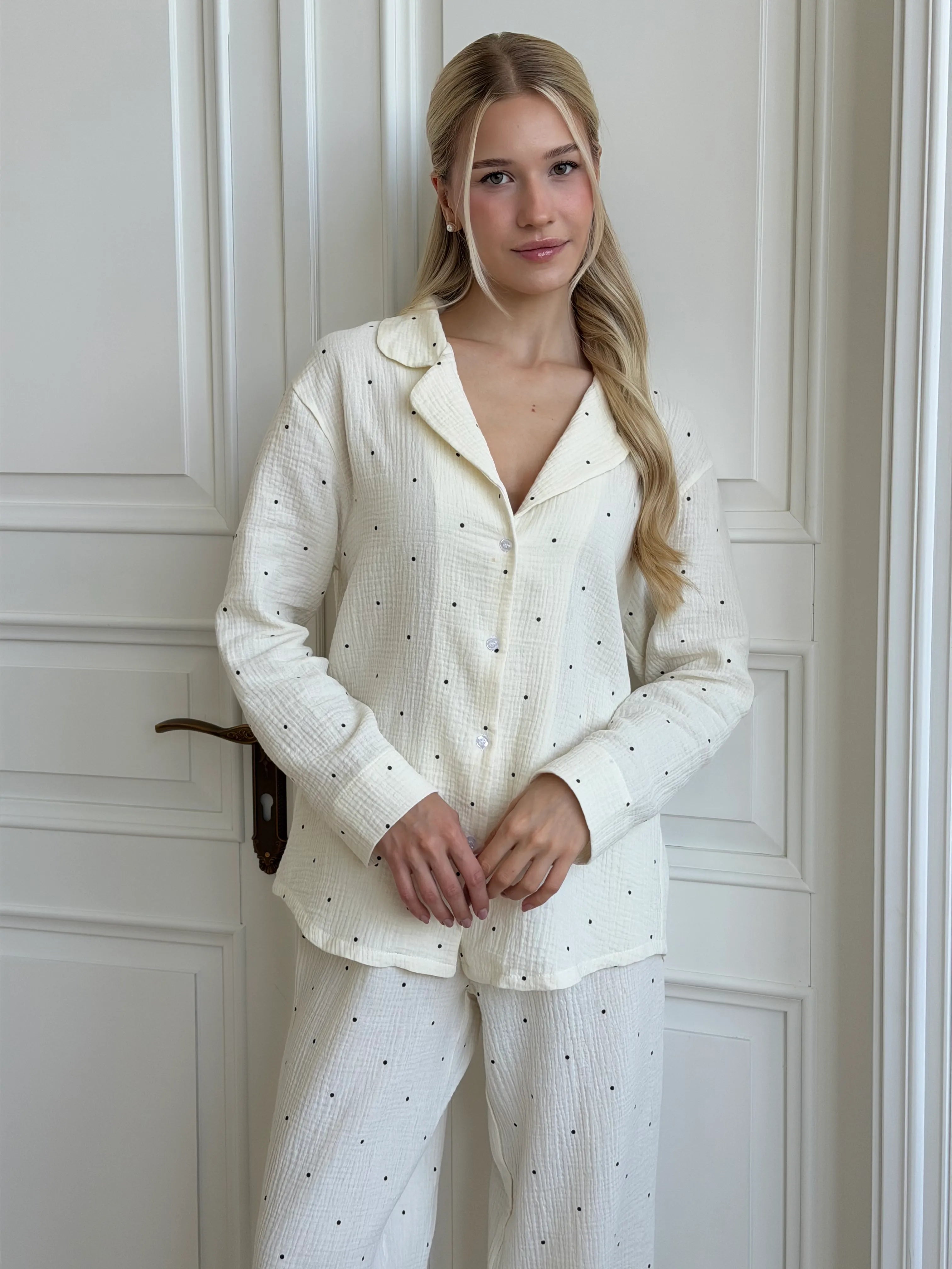 Long sleeve shirt and trousers muslin large black peas on milk suit