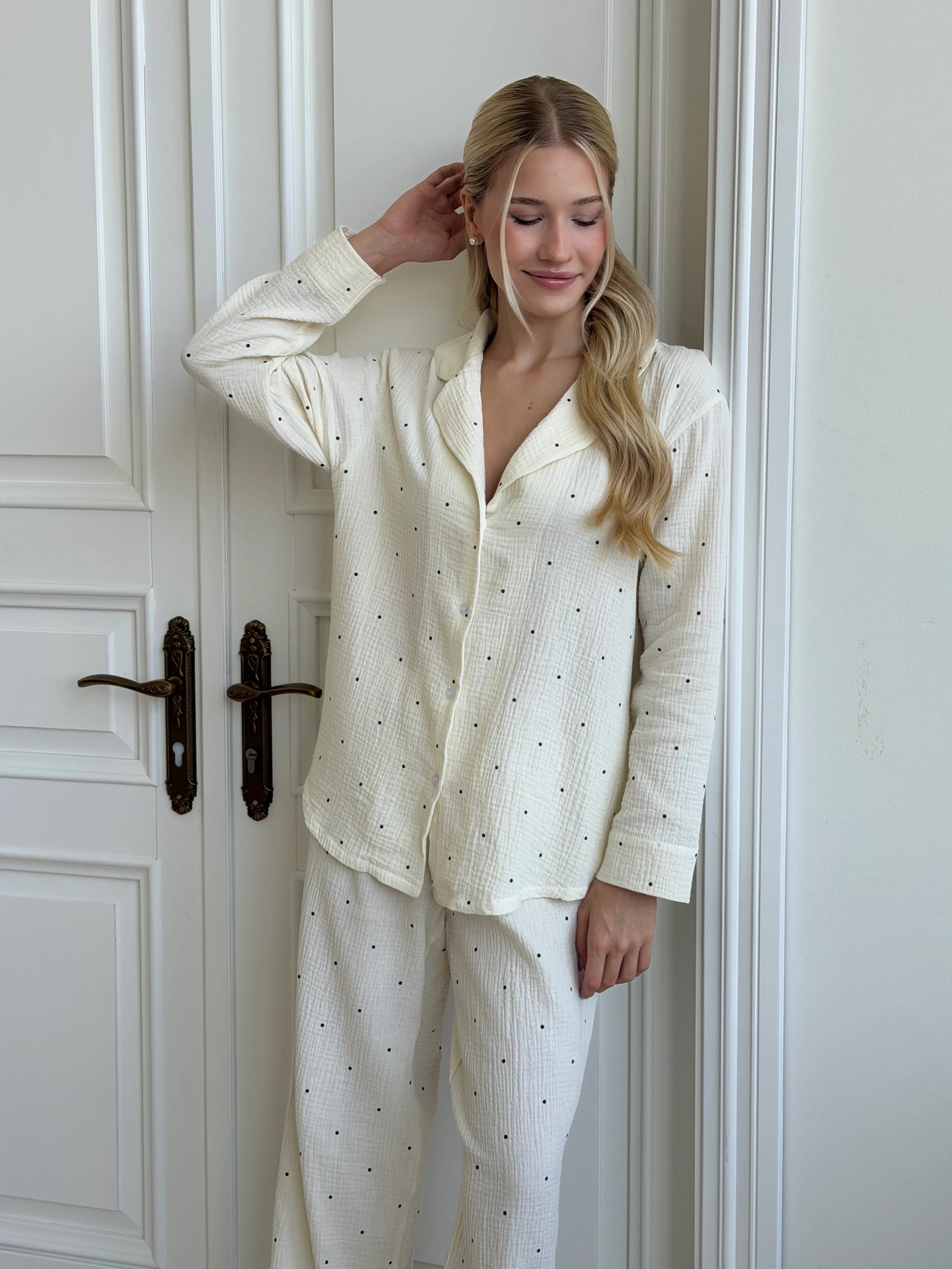 Long sleeve shirt and trousers muslin large black peas on milk suit