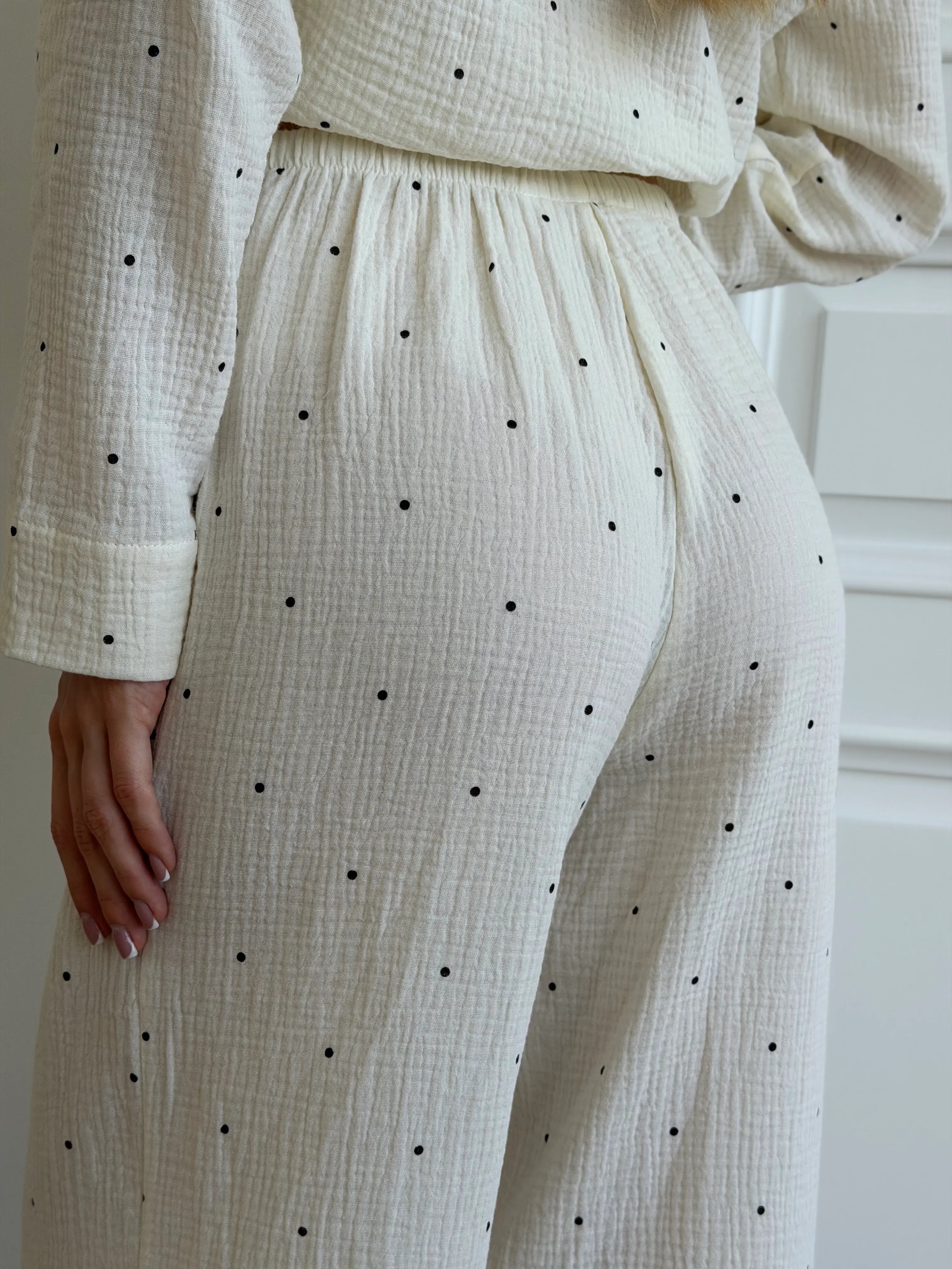 Long sleeve shirt and trousers muslin large black peas on milk suit