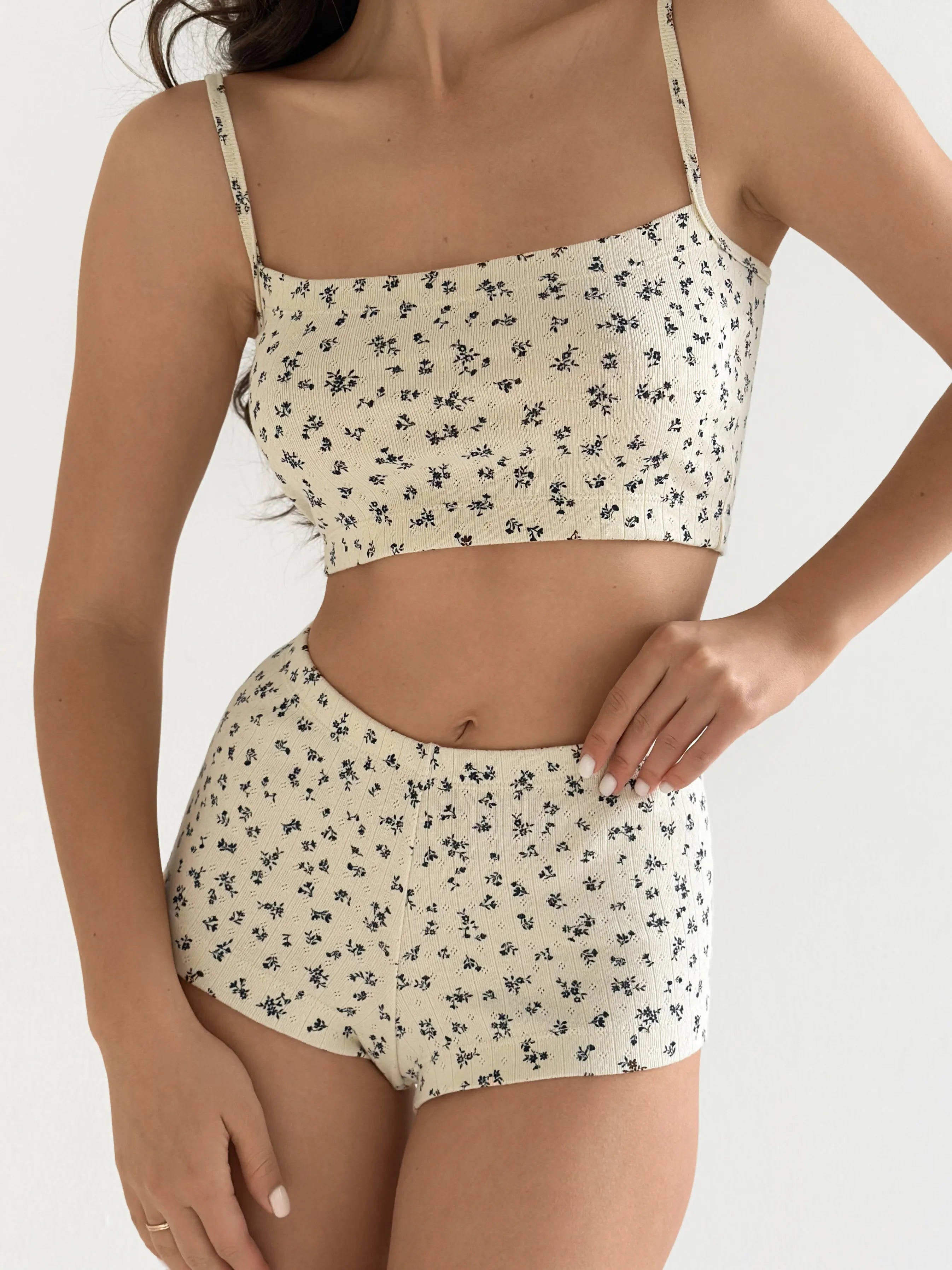 Ribbed strappy top in milky blue flower