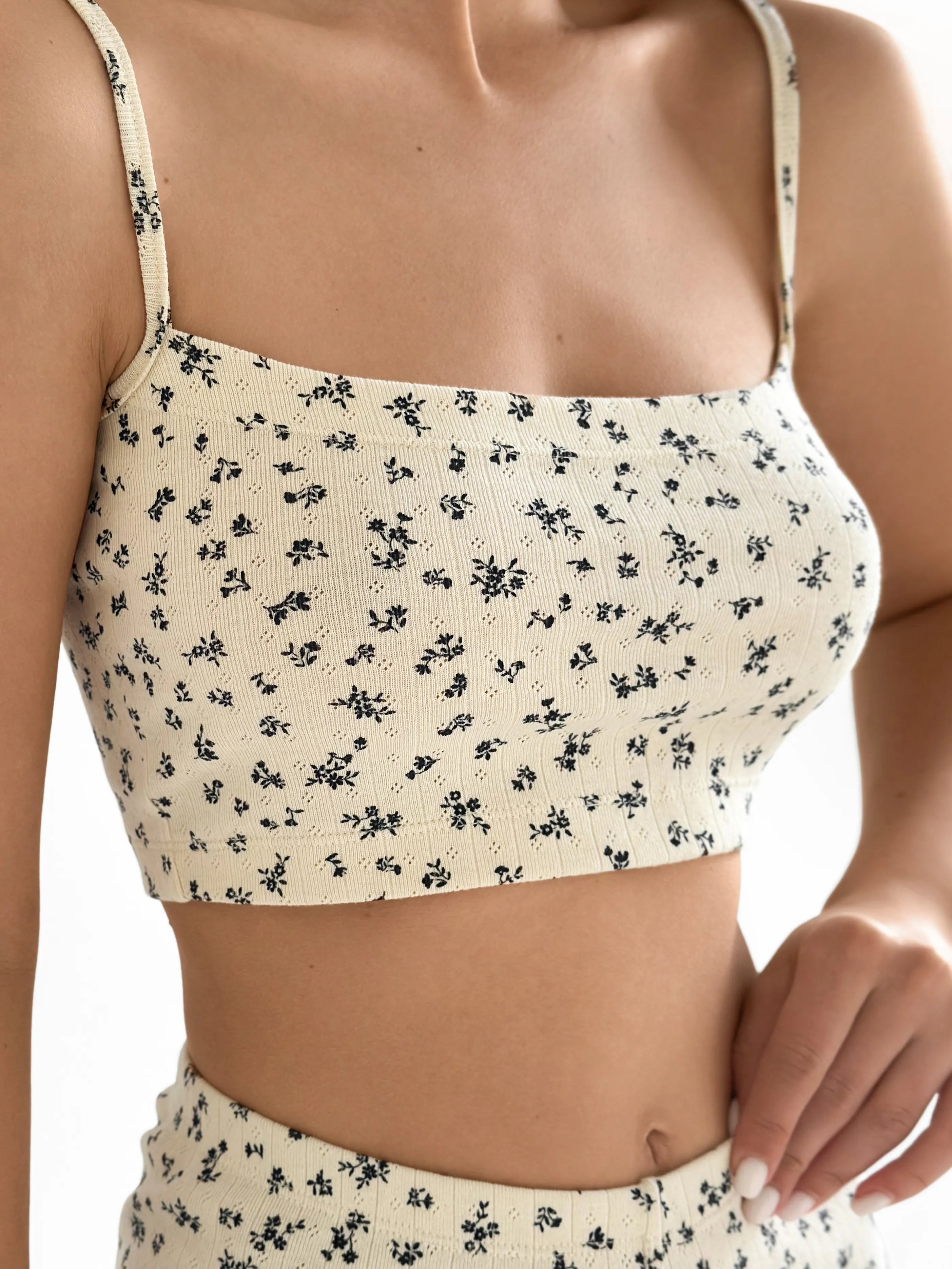 Ribbed strappy top in milky blue flower