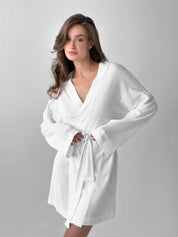 Ribbed short milky bathrobe