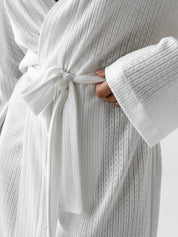 Ribbed short milky bathrobe