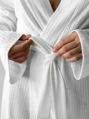 Ribbed short milky bathrobe