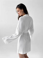 Ribbed short milky bathrobe