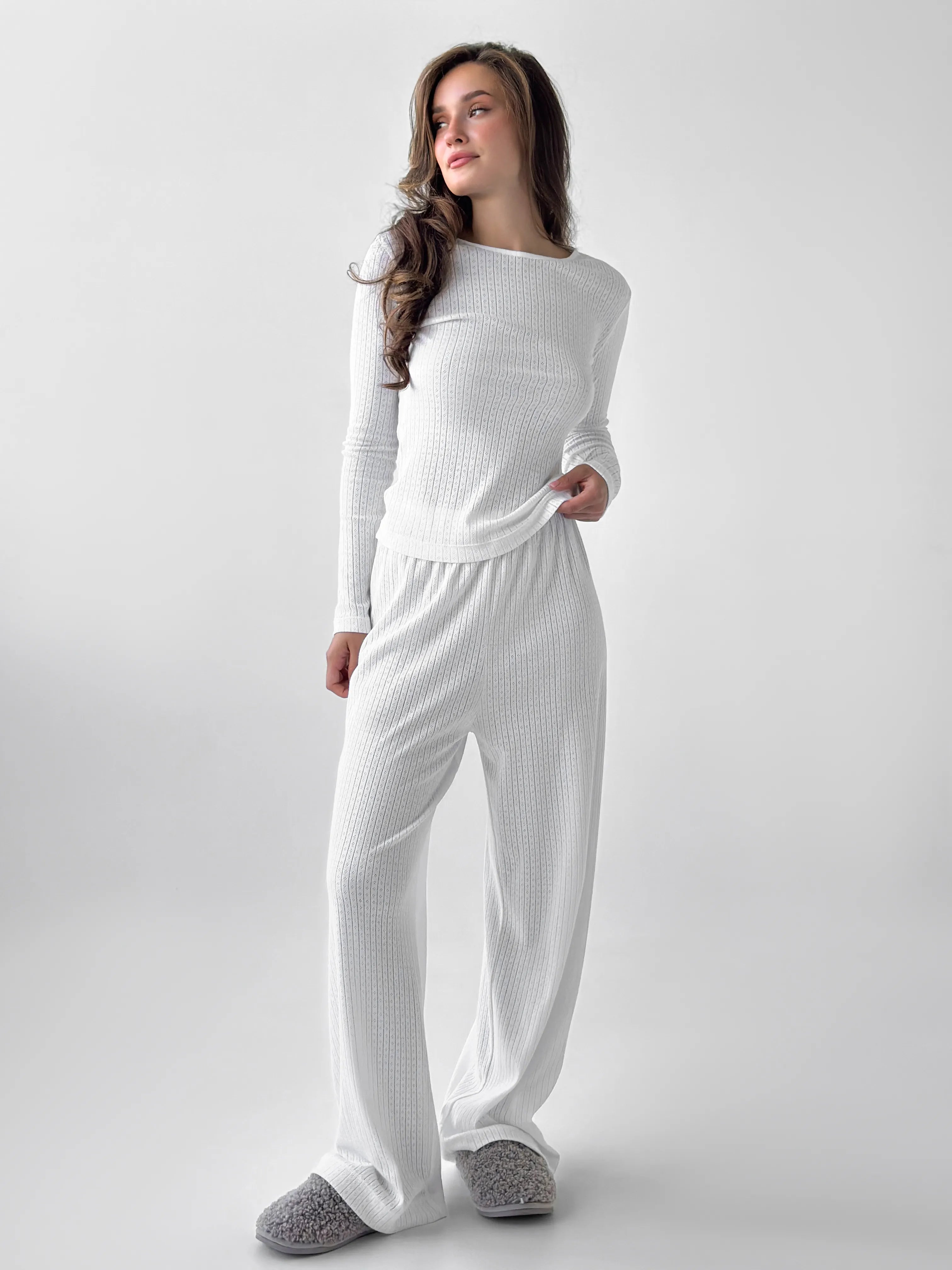 Ribbed knitted suit, wide pants and longsleeves milky