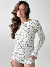Ribbed long-sleeve milky with blue flower (without button)