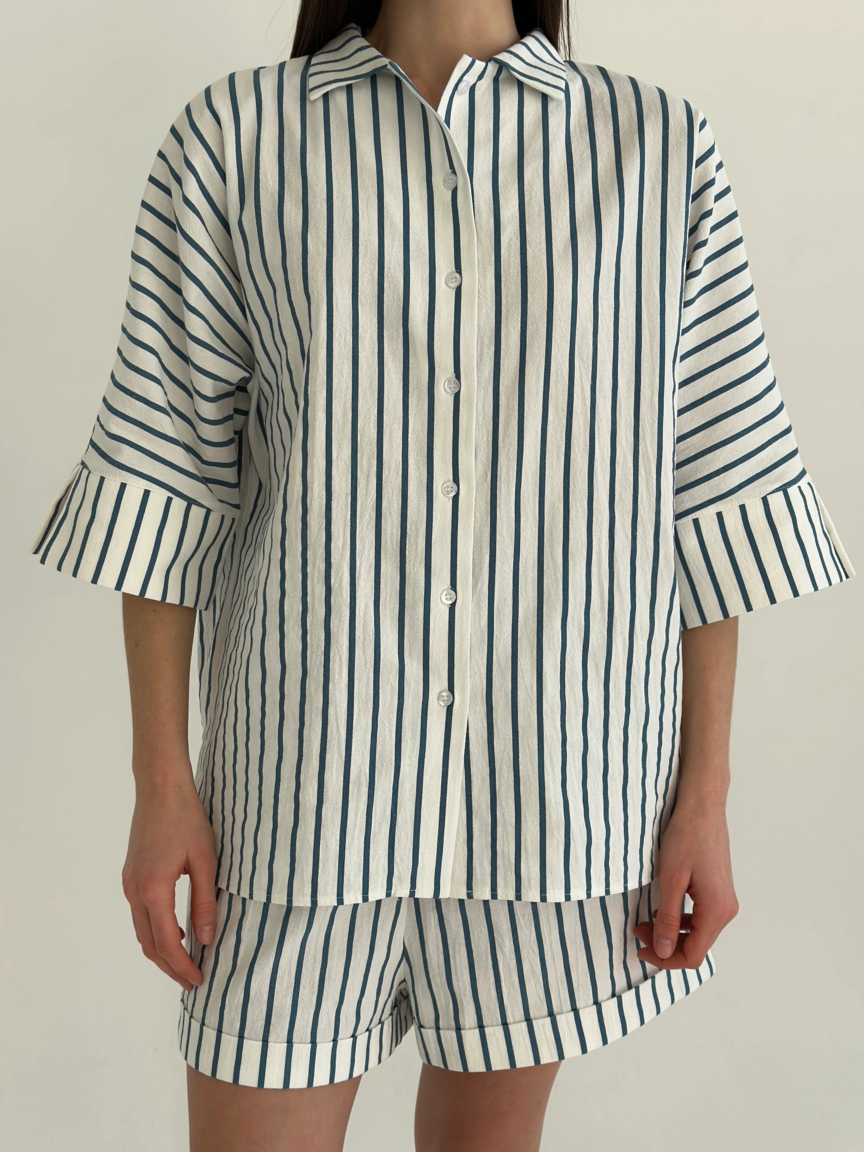 Shirt and shorts suit, cotton, "turquoise stripe on milk"
